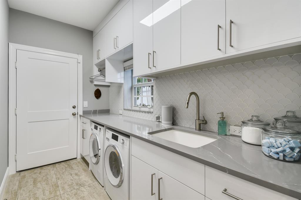 HARBOUR POINT TOWNHOMES - Residential