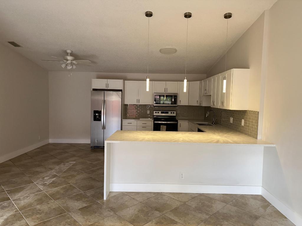 4326 Woodstock Drive C