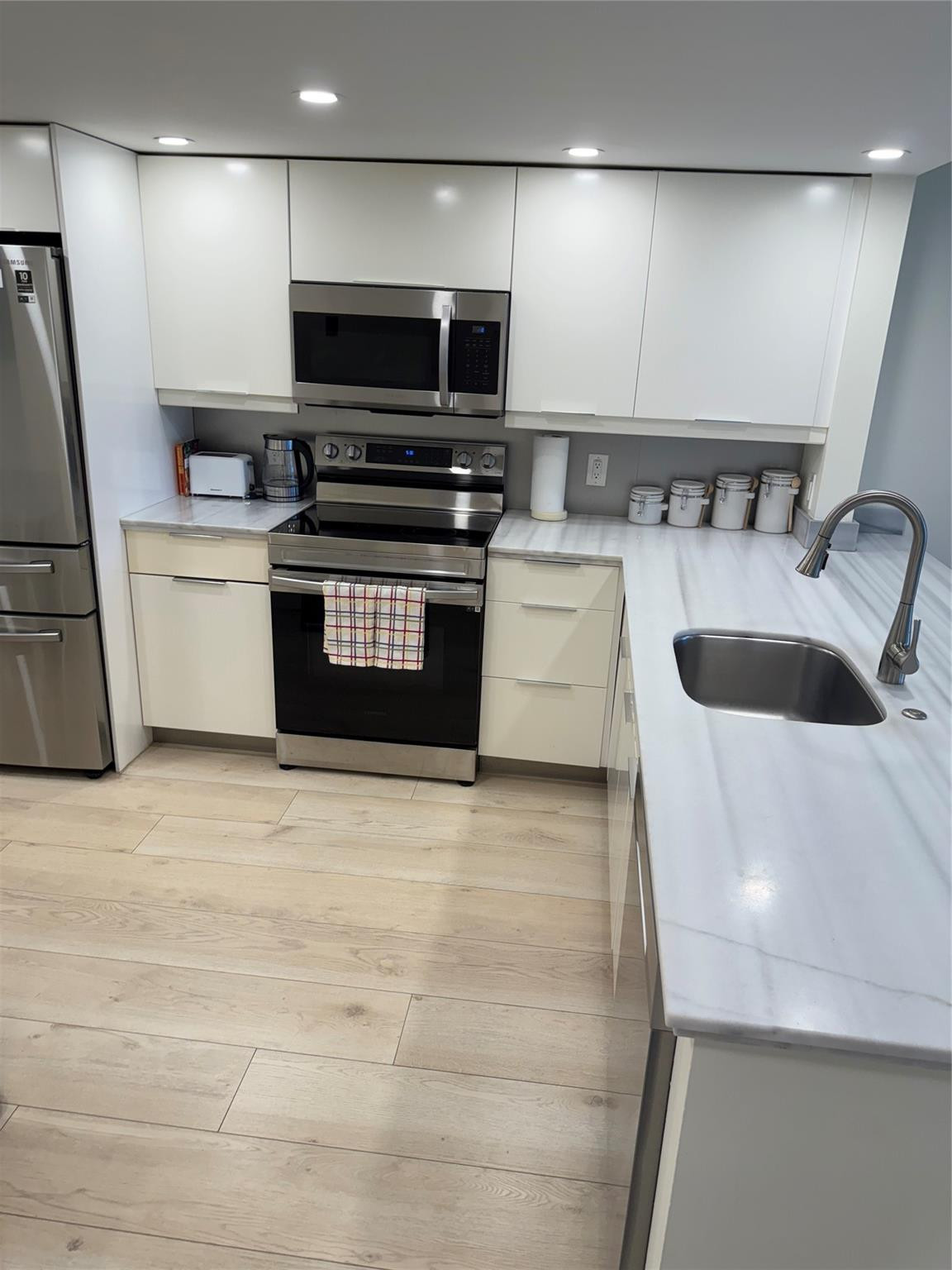 CYPRESS BLVD - Residential