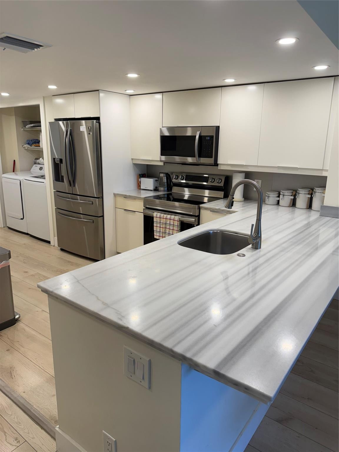 CYPRESS BLVD - Residential