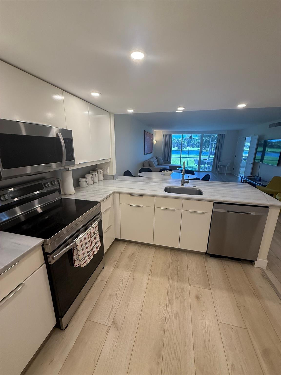 CYPRESS BLVD - Residential