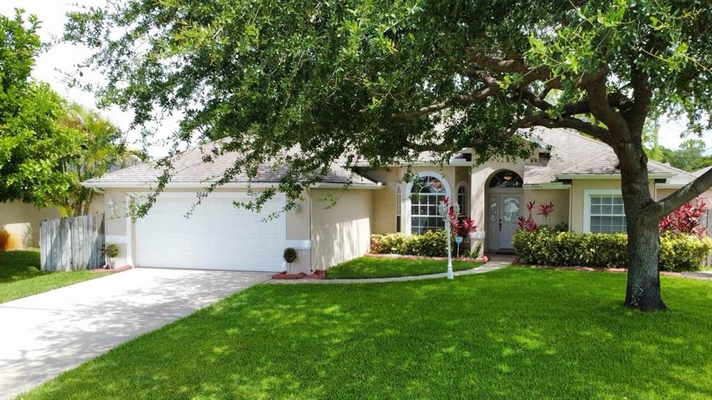 Photo of 2644 SW Harem Circle, Port Saint Lucie, FL 34953 (MLS # R10810953)