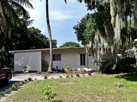 Property photo of 336 Borraclough Street, Fort Pierce, FL 34982
