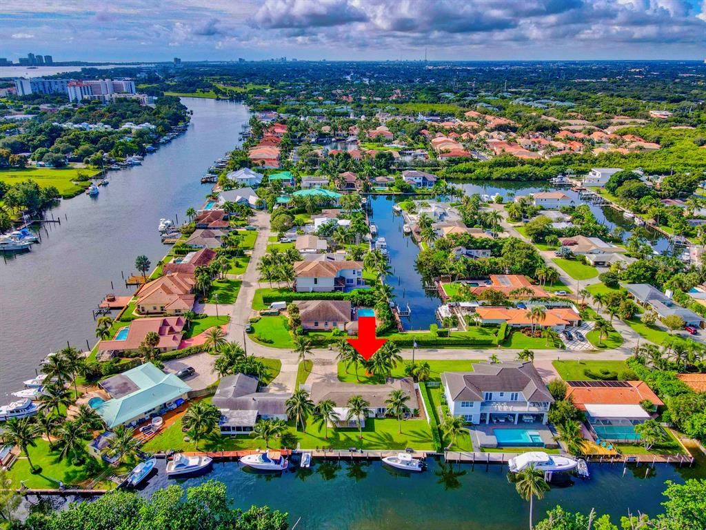 Photo of 25 Teach Road, Palm Beach Gardens, FL 33410 (MLS # R10748177)