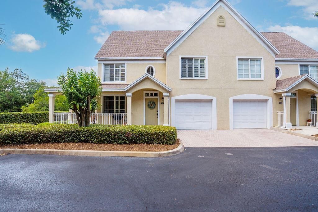 Photo of 1573 SE Pomeroy Street, Stuart, FL 34997 (MLS # R10980094)