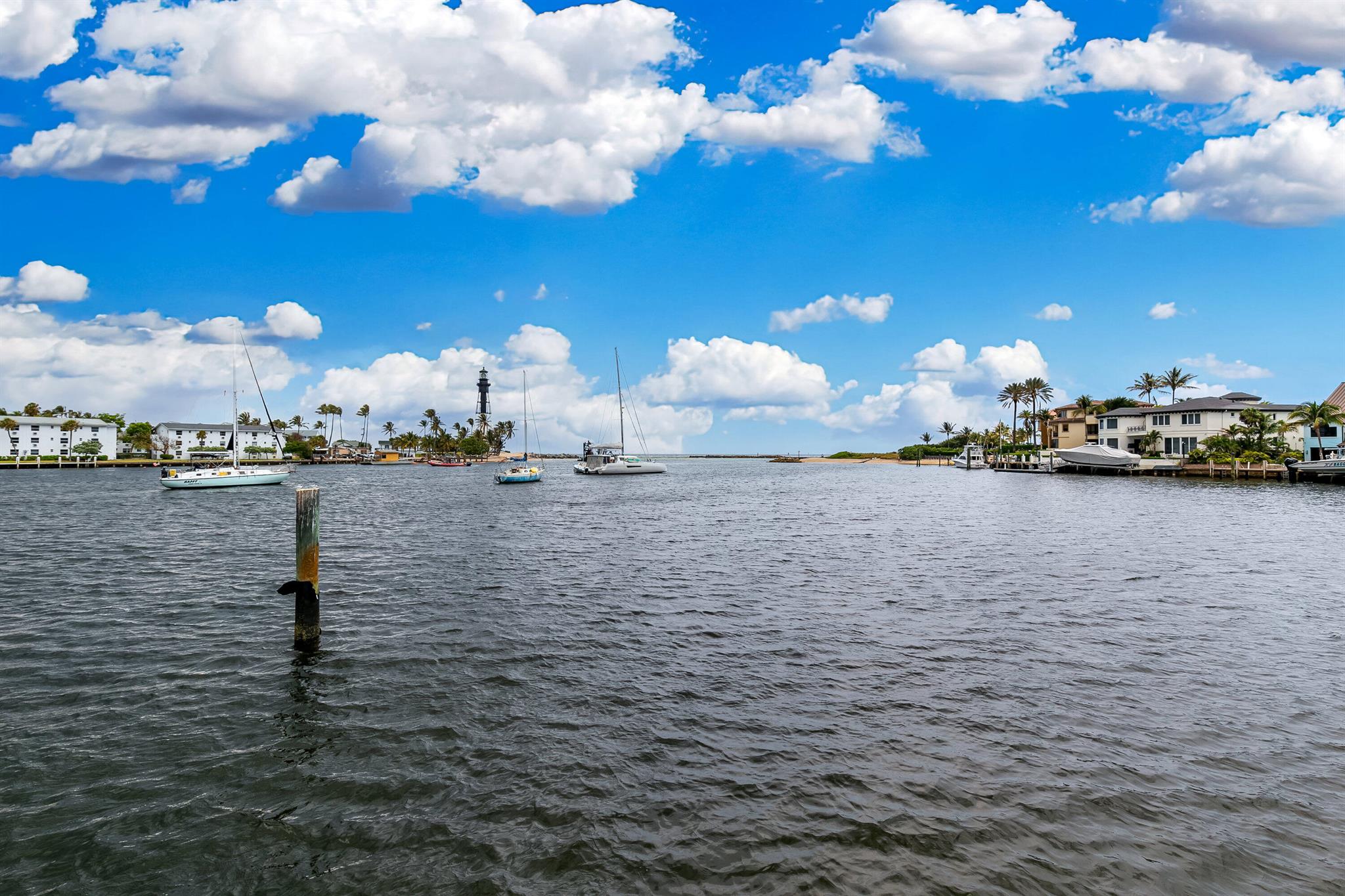 HILLSBORO SHORES EXECUTIV - Residential Lease