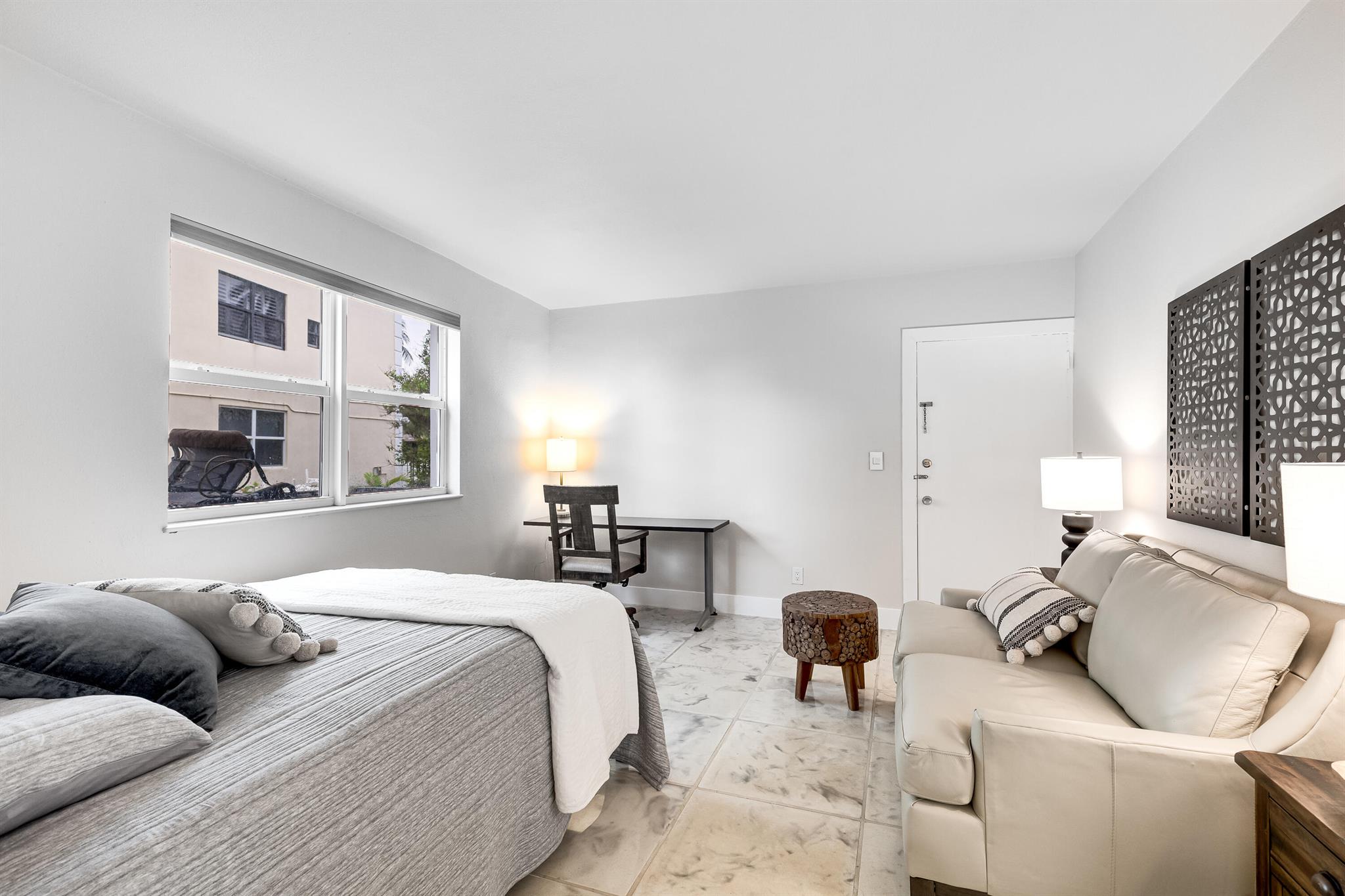 HILLSBORO SHORES EXECUTIV - Residential Lease