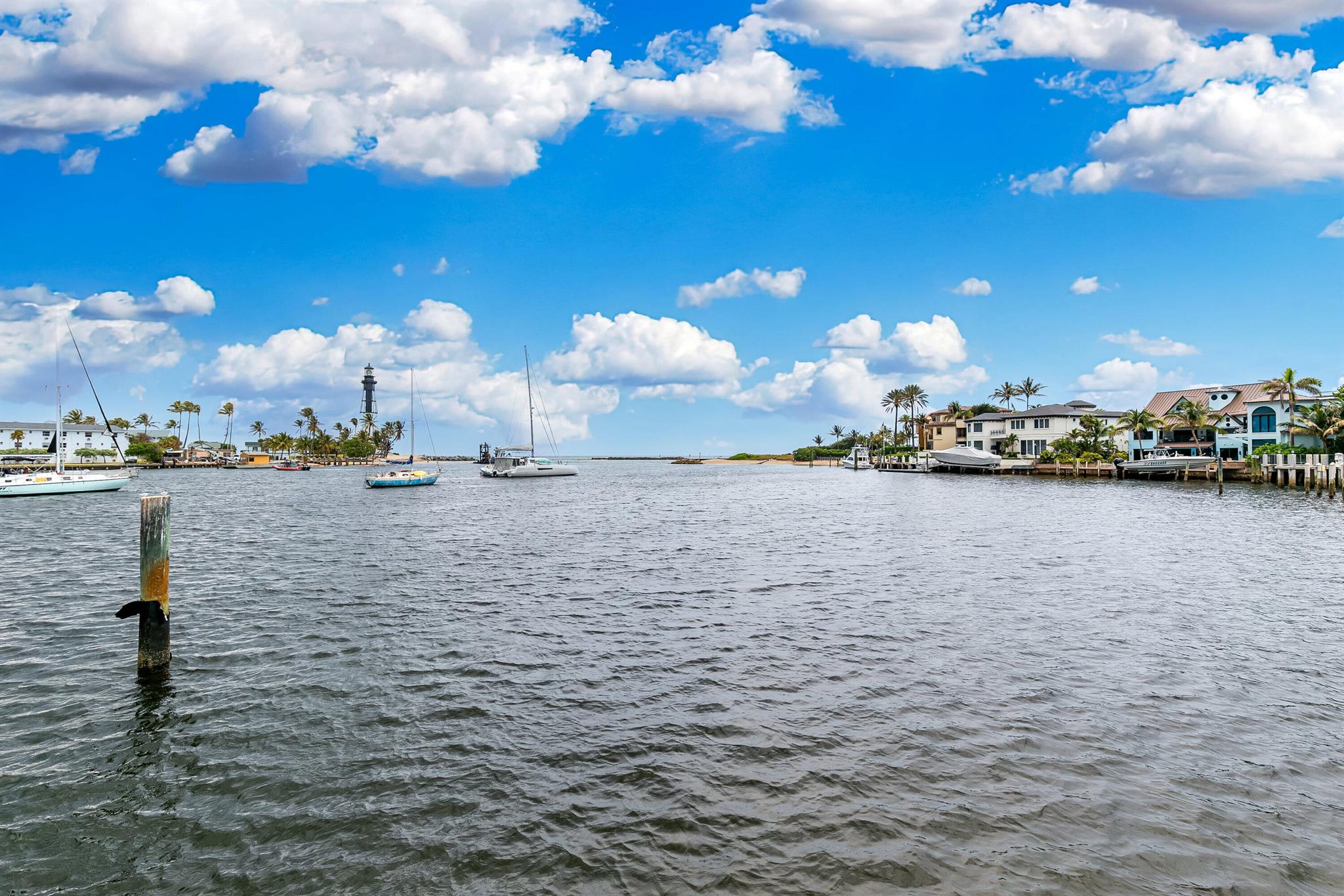 HILLSBORO SHORES EXECUTIV - Residential Lease