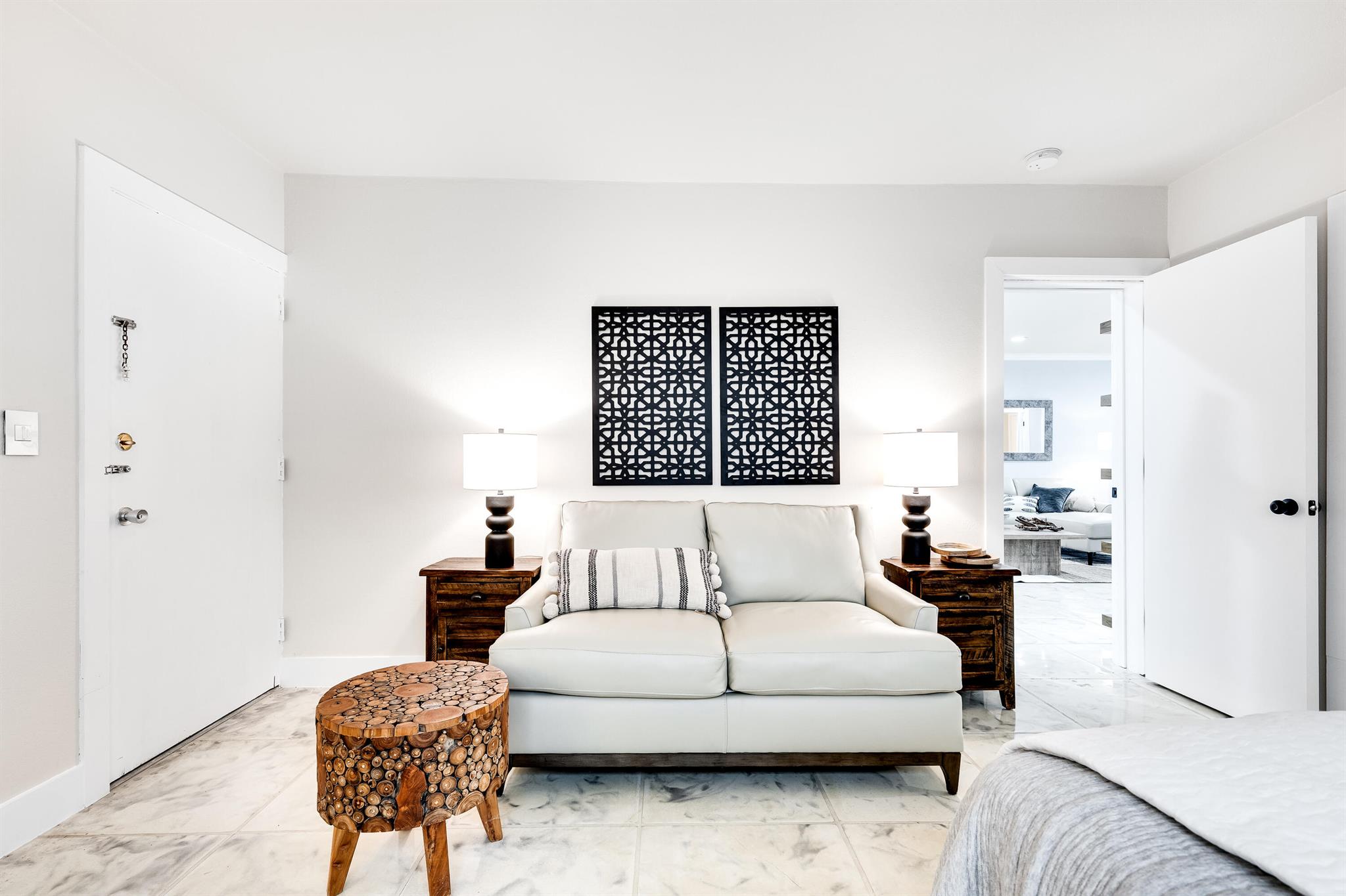 HILLSBORO SHORES EXECUTIV - Residential Lease