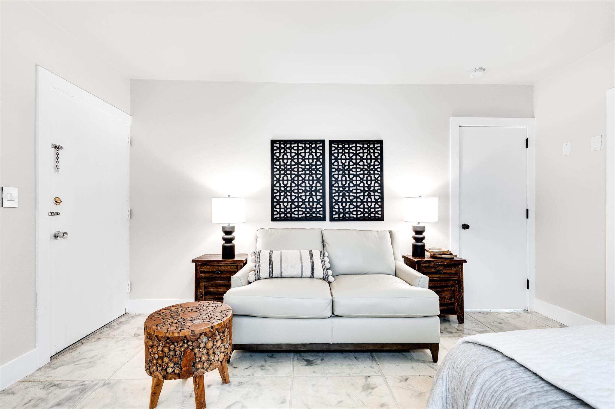 HILLSBORO SHORES EXECUTIV - Residential Lease