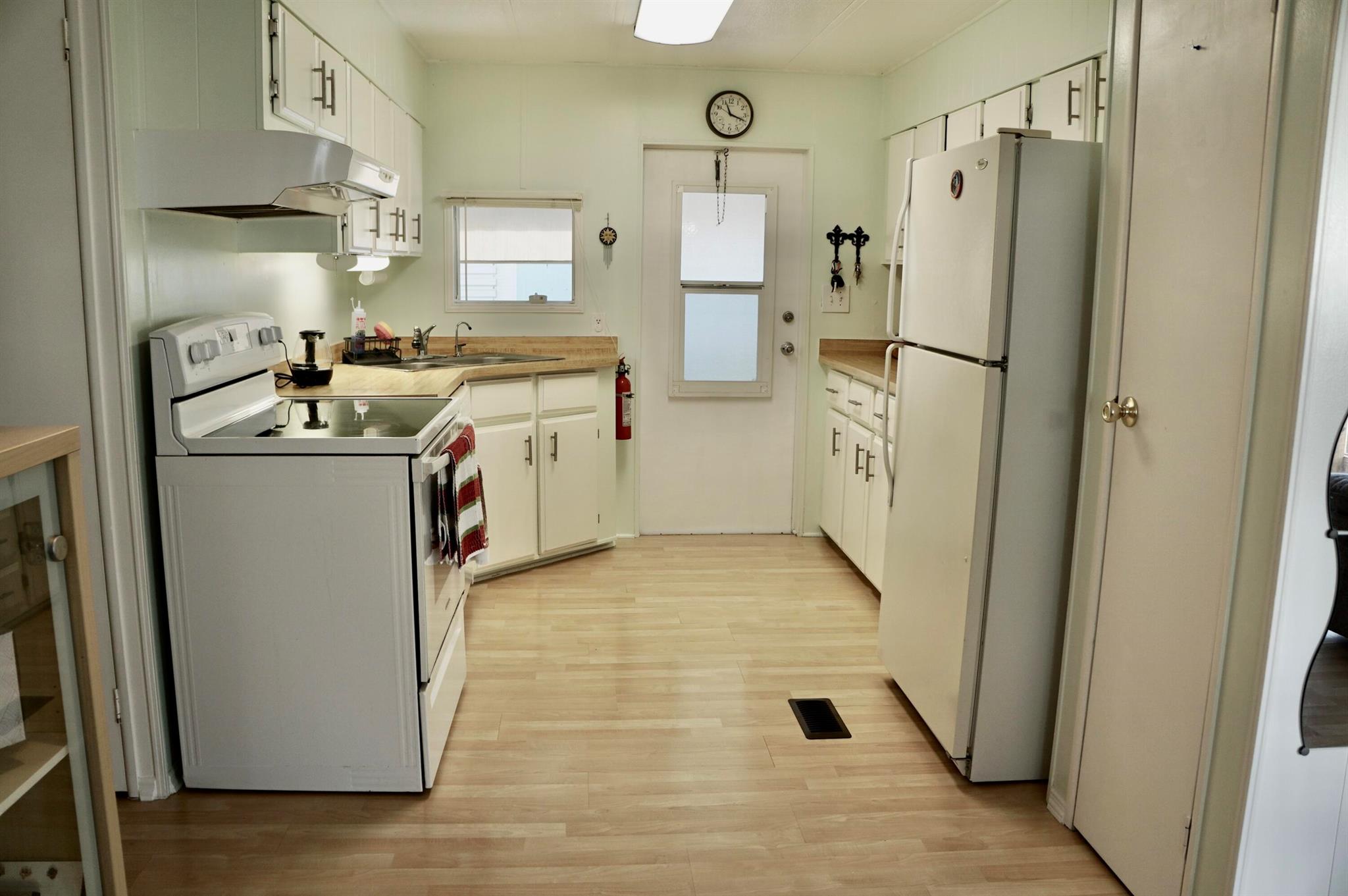 Spanish Lakes Riverfront - Residential