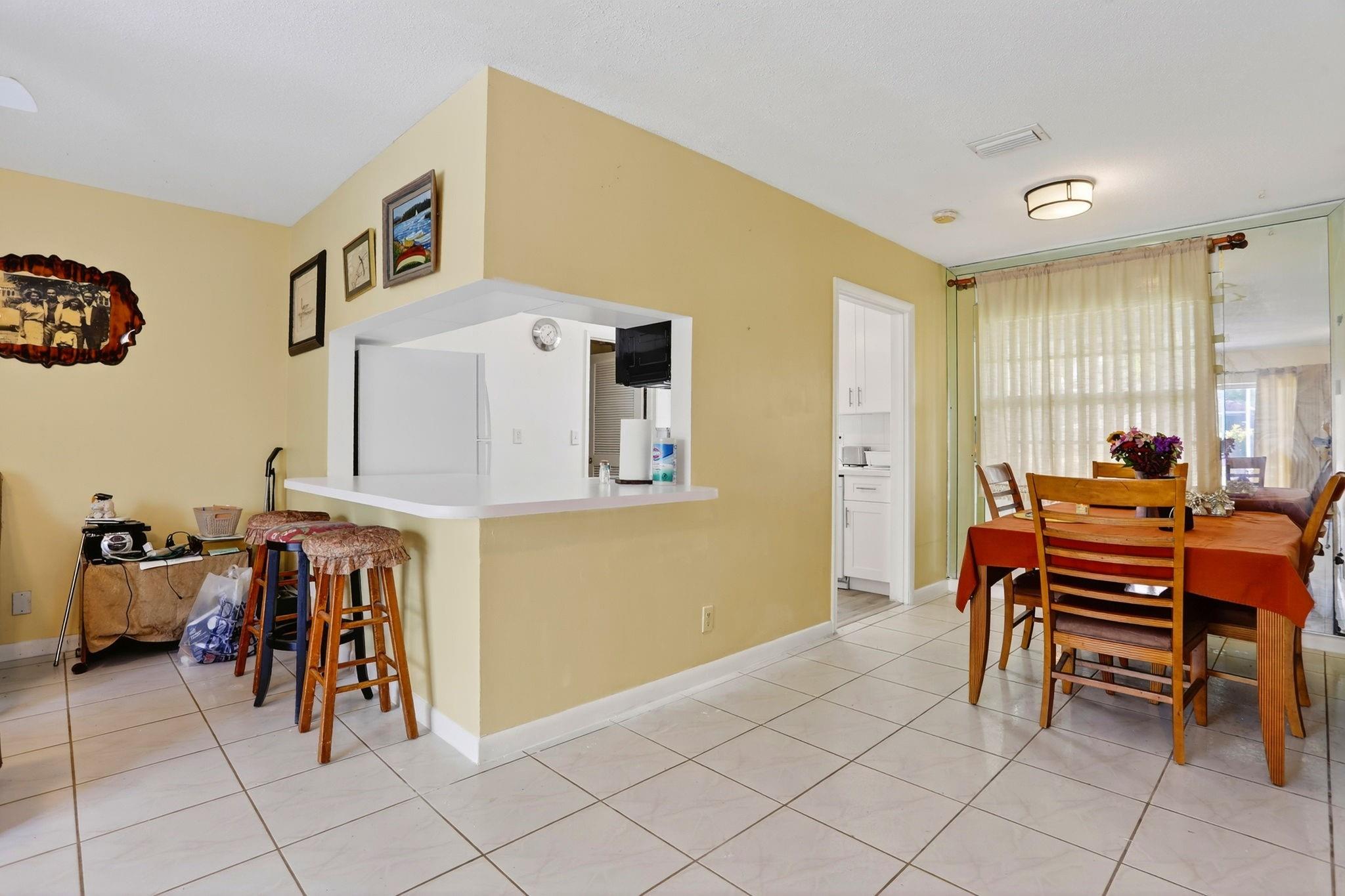 Coral Spgs Village Green - Residential Income