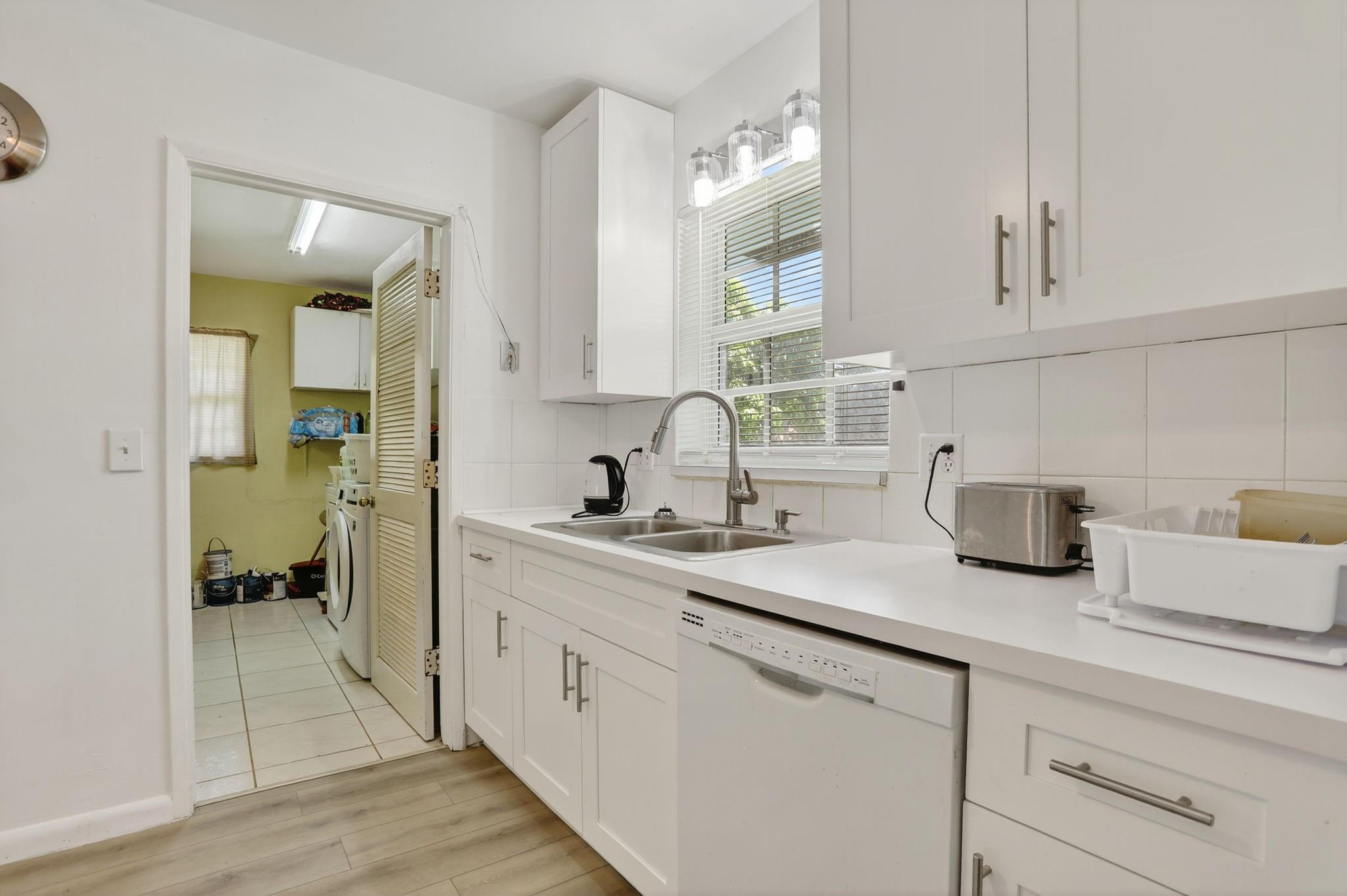 Coral Spgs Village Green - Residential Income