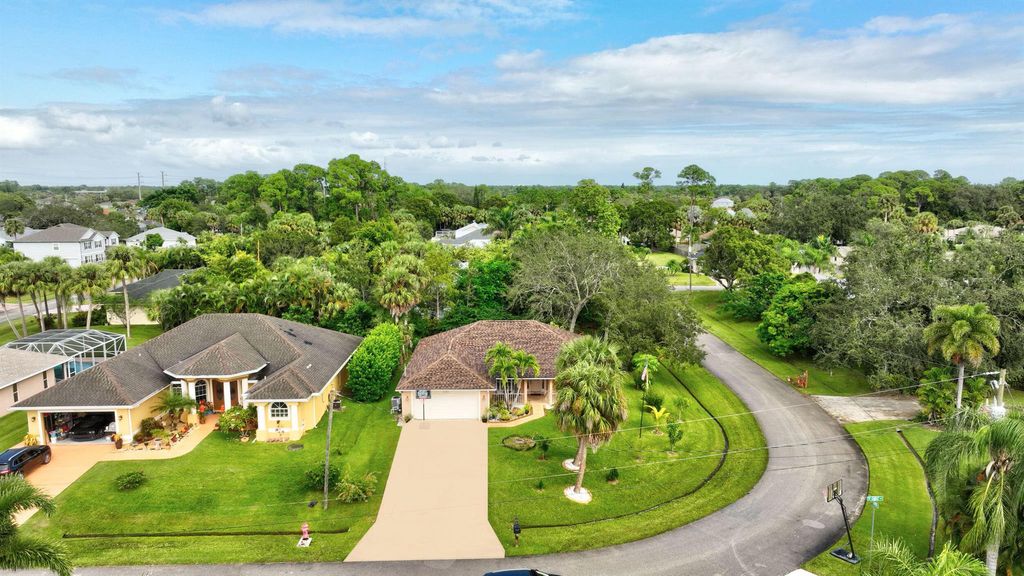 Photo of 2101 SW Cadiz Avenue SW, Port Saint Lucie, FL 34953 (MLS # R10931638)