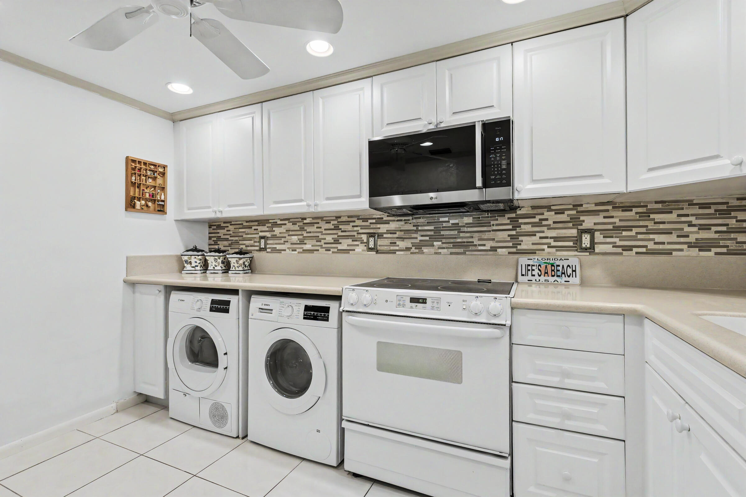 STARLIGHT TOWERS CONDO - Residential