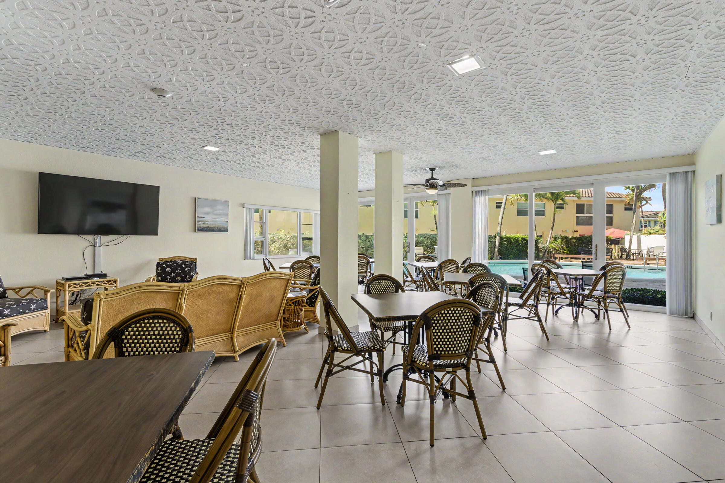 STARLIGHT TOWERS CONDO - Residential