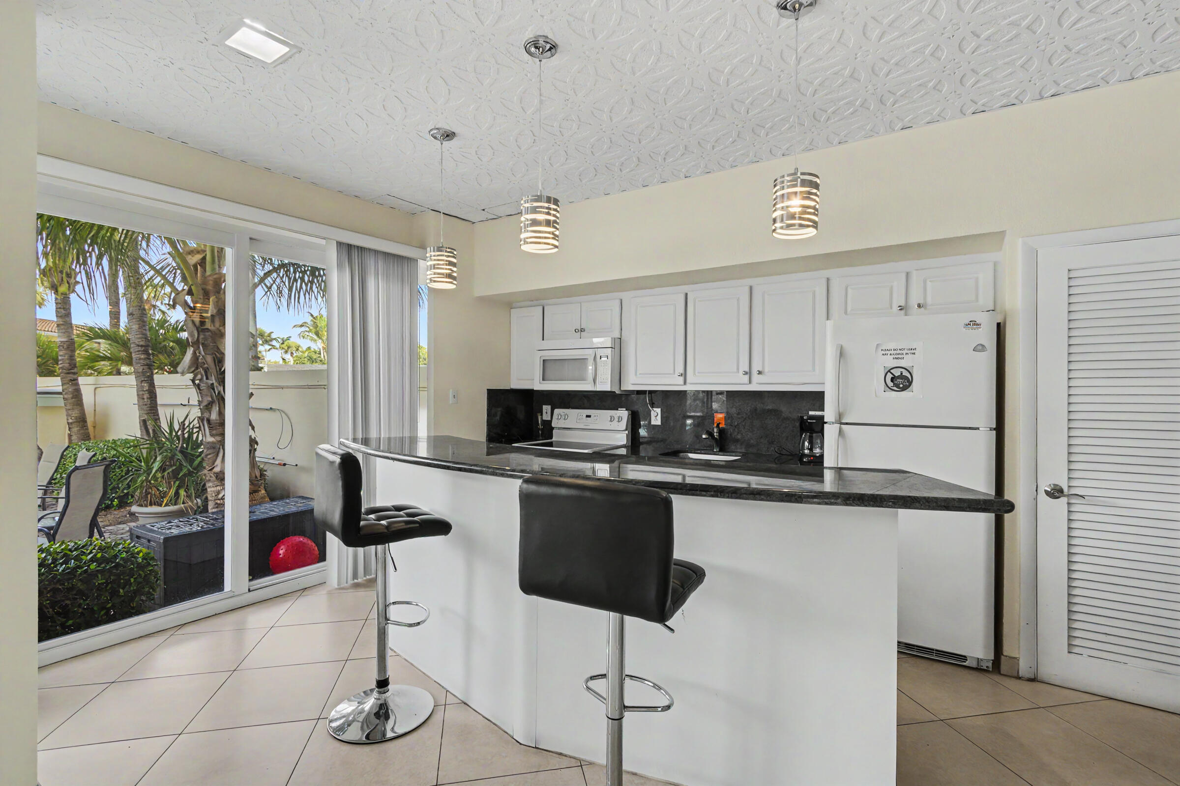 STARLIGHT TOWERS CONDO - Residential