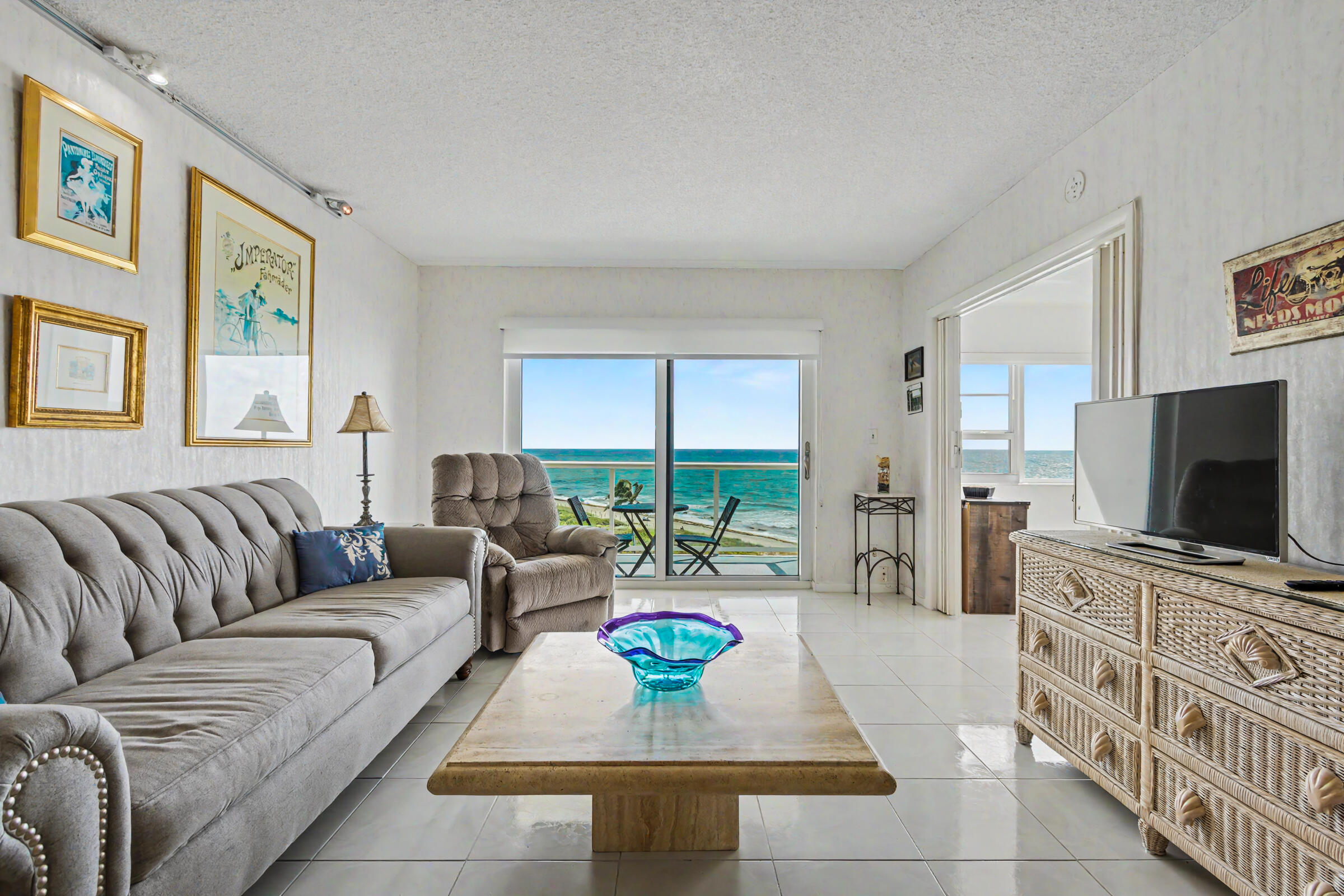 STARLIGHT TOWERS CONDO - Residential