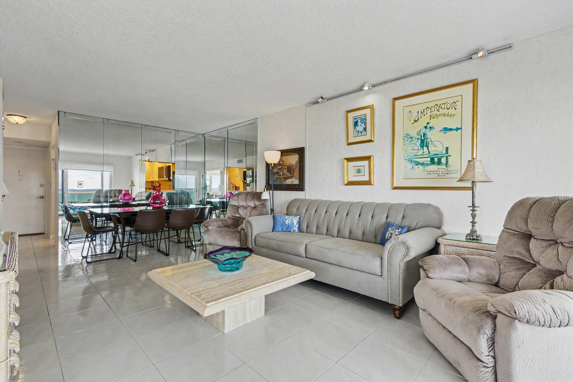 STARLIGHT TOWERS CONDO - Residential