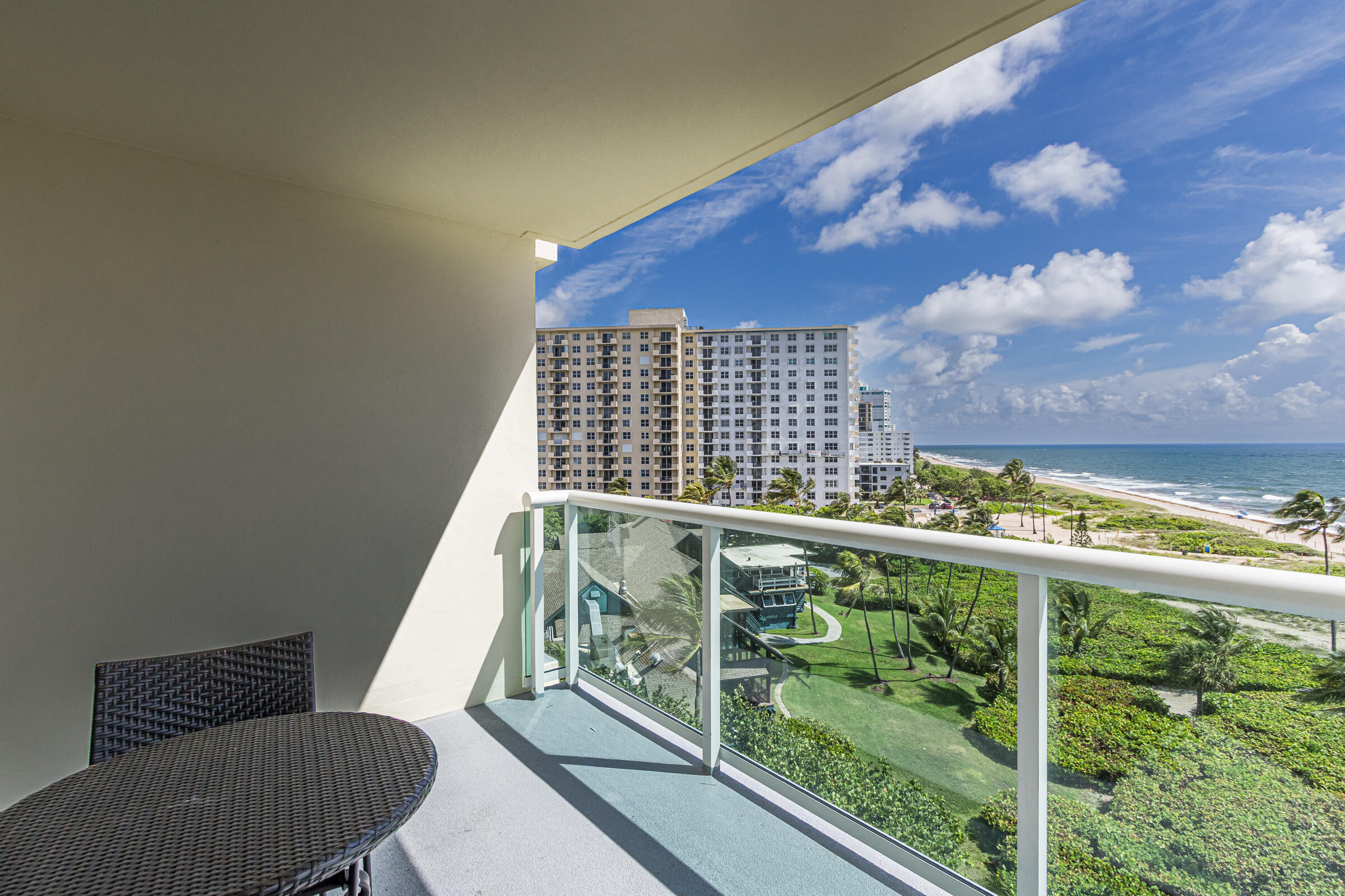 STARLIGHT TOWERS CONDO - Residential