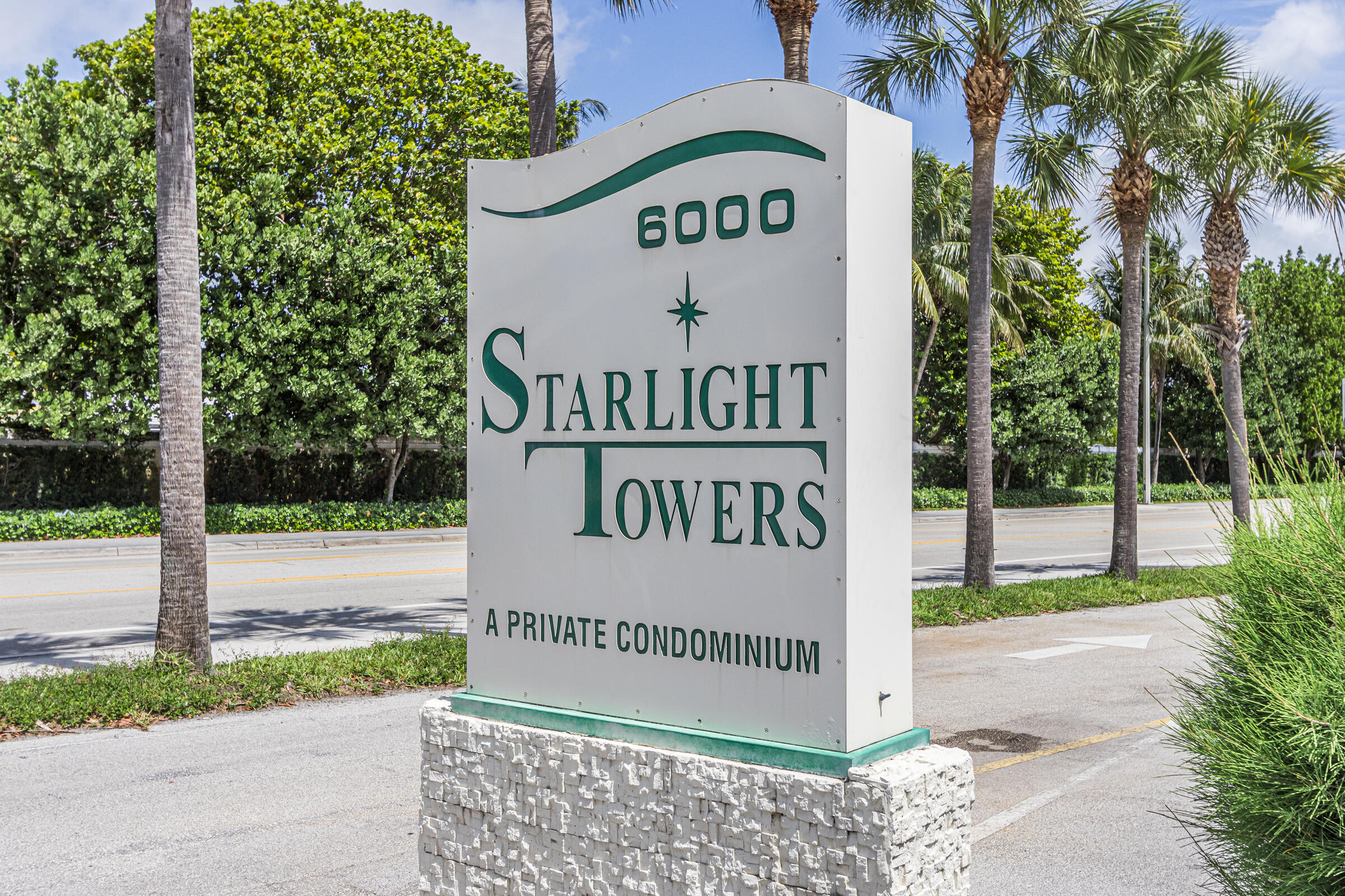 STARLIGHT TOWERS CONDO - Residential
