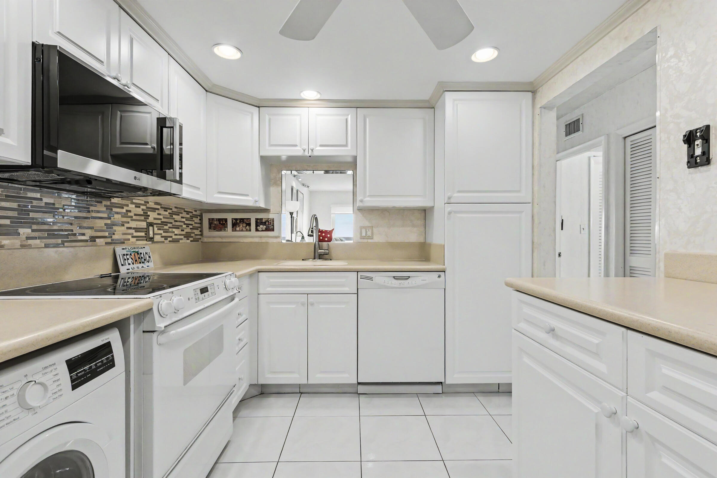 STARLIGHT TOWERS CONDO - Residential