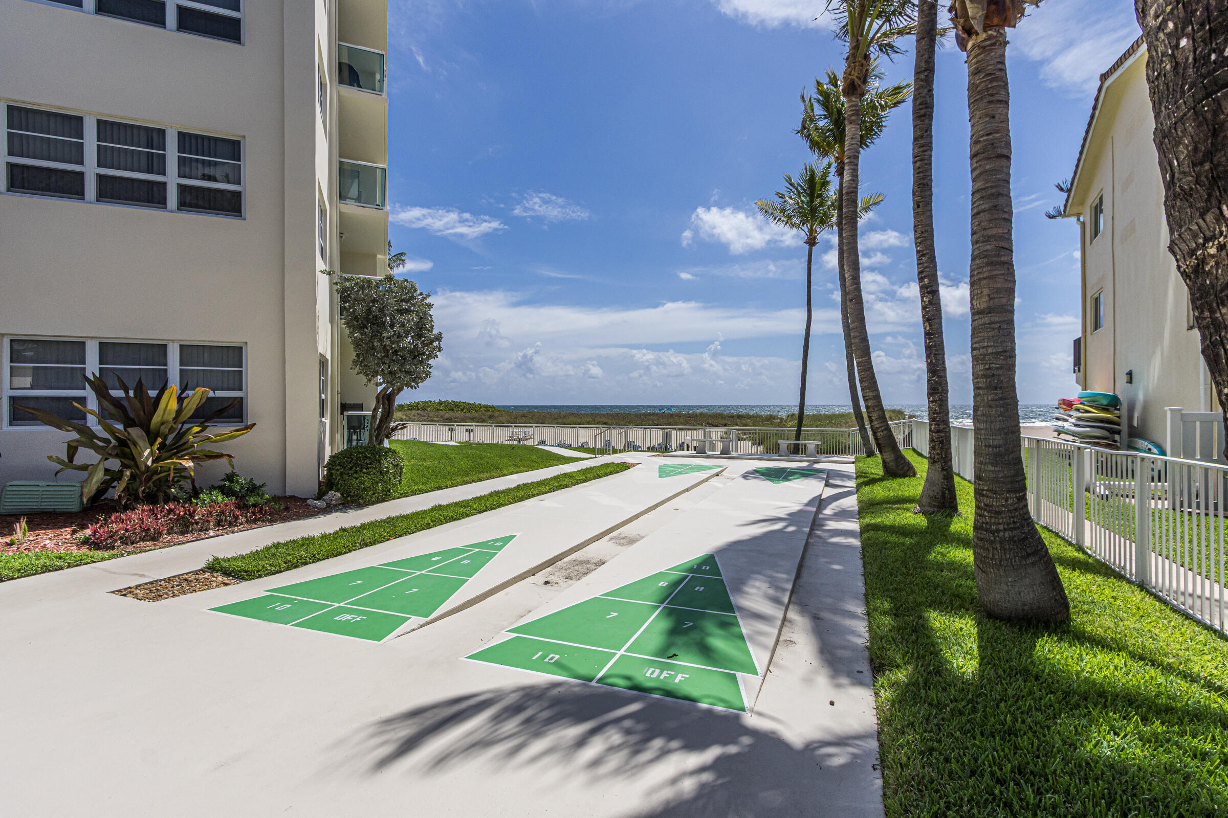 STARLIGHT TOWERS CONDO - Residential