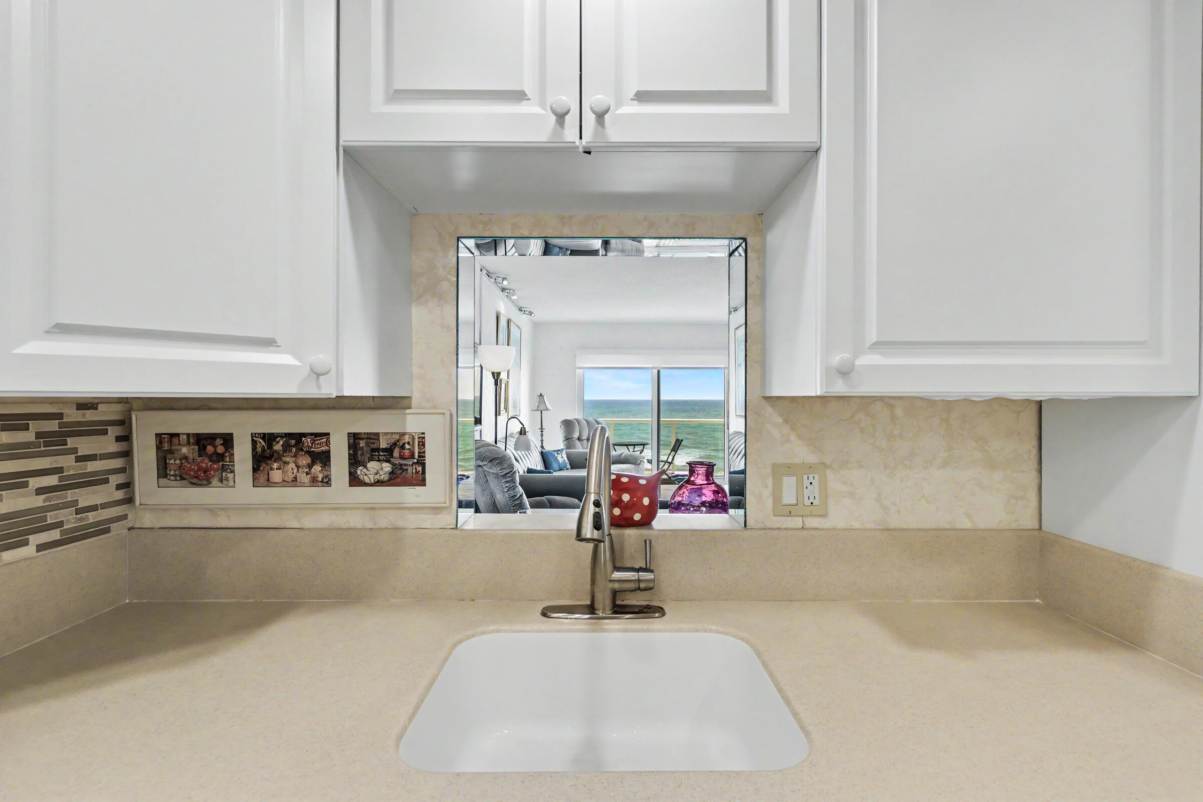 STARLIGHT TOWERS CONDO - Residential