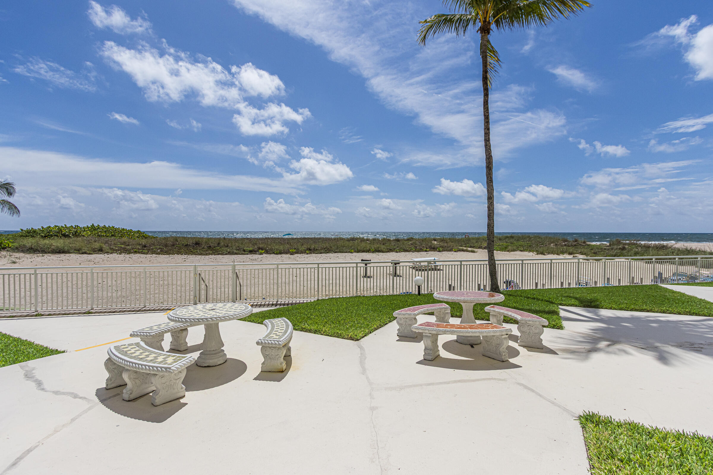STARLIGHT TOWERS CONDO - Residential