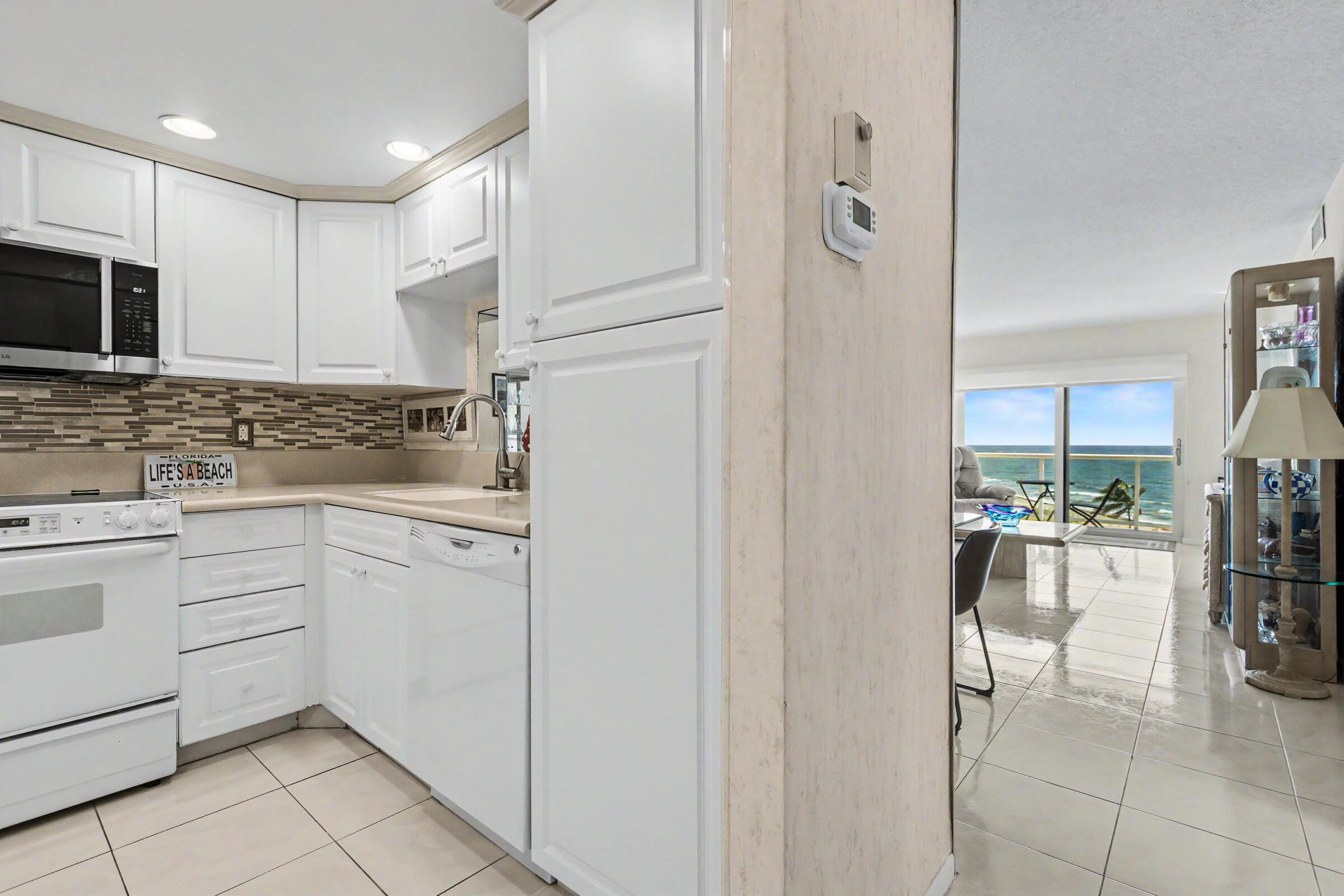 STARLIGHT TOWERS CONDO - Residential