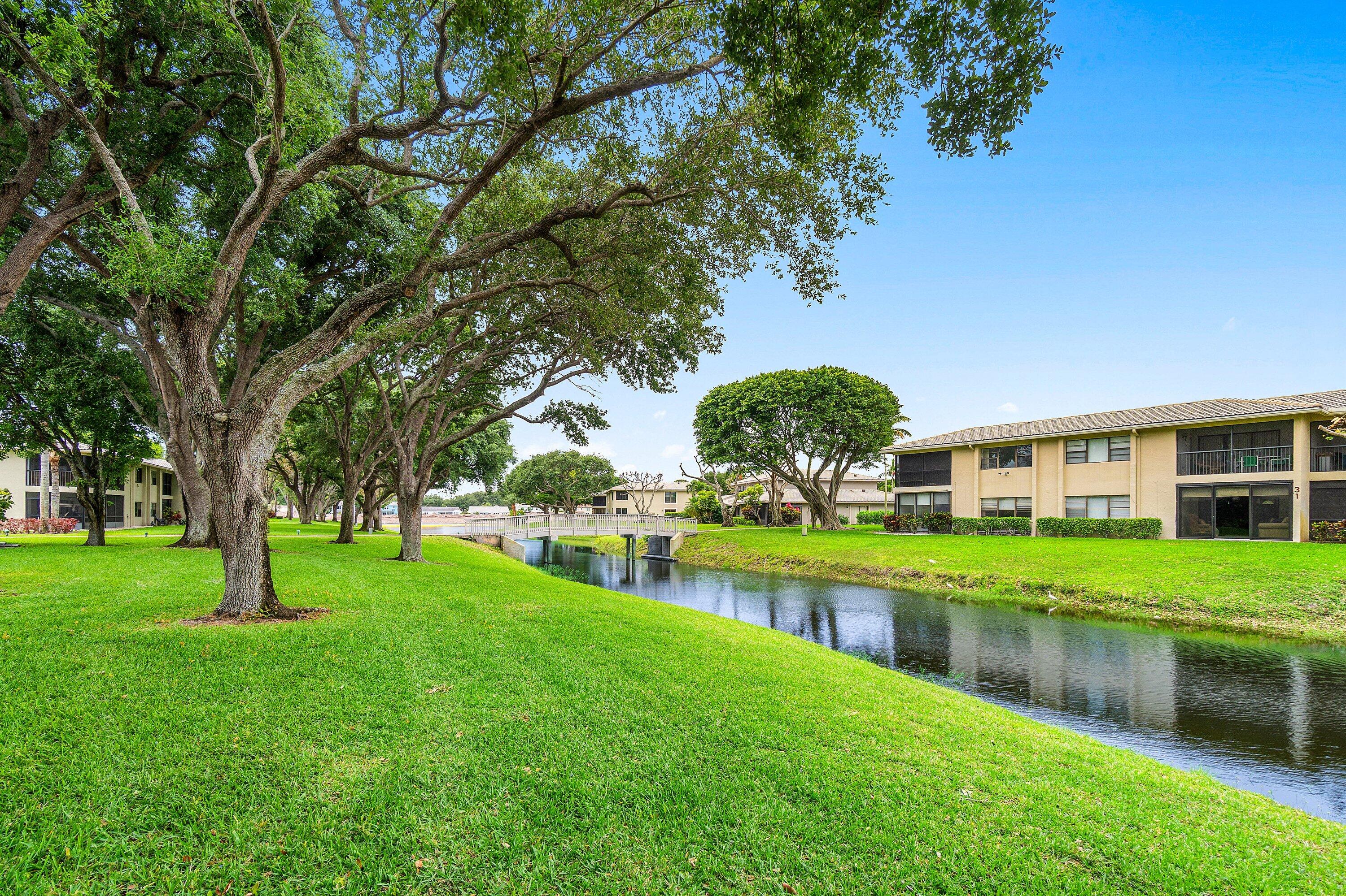 STRATFORD AT HUNTERS RUN CONDO - Residential