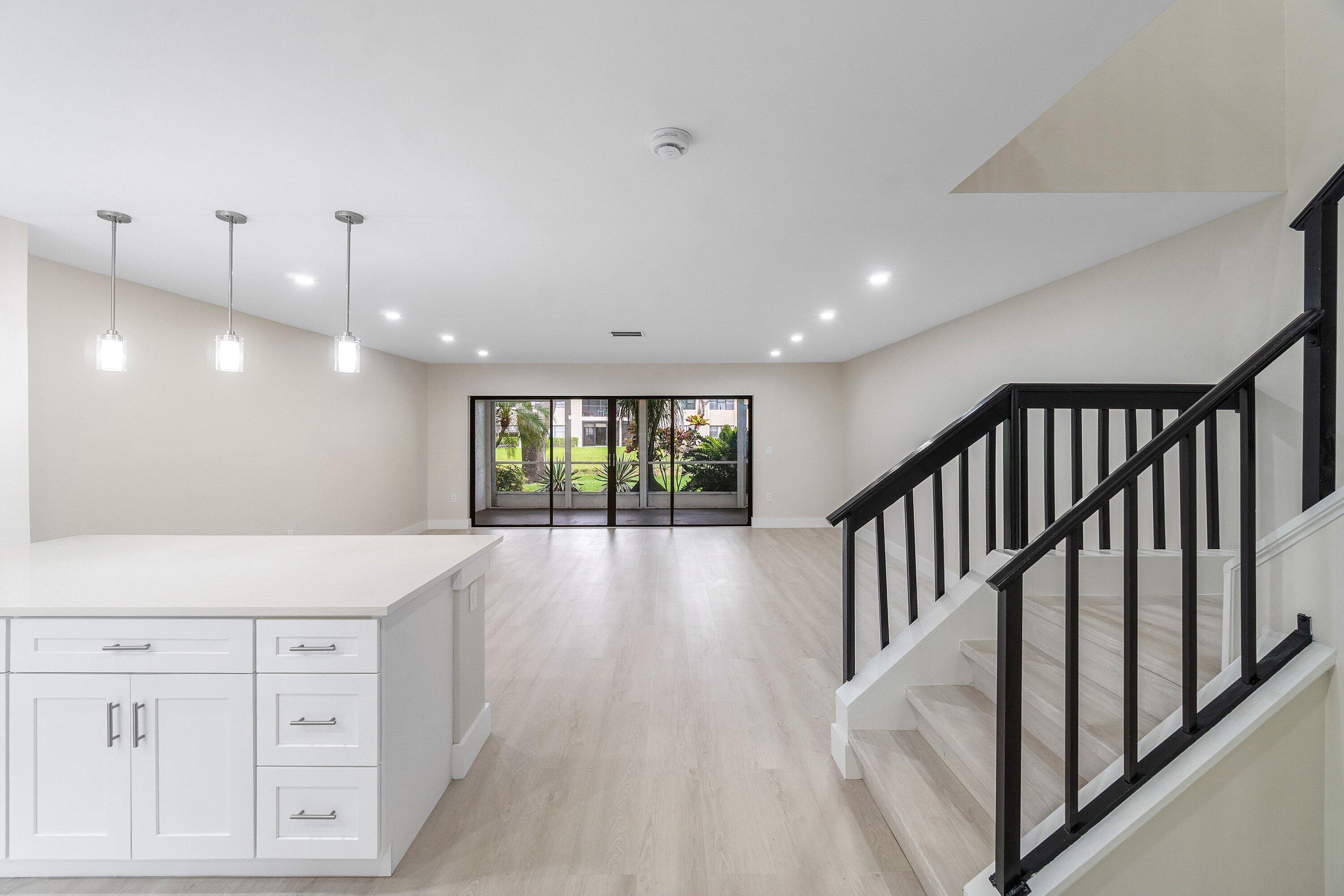 STRATFORD AT HUNTERS RUN CONDO - Residential