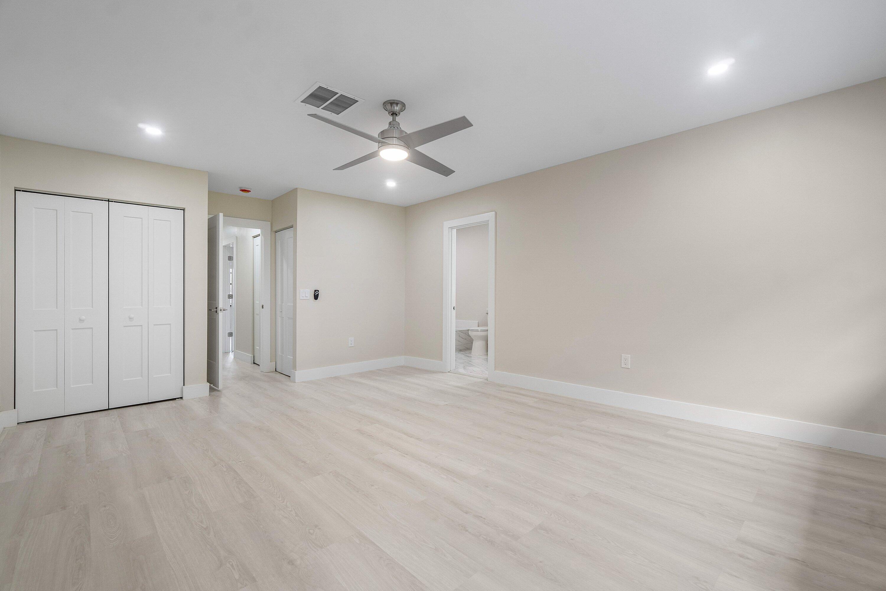 STRATFORD AT HUNTERS RUN CONDO - Residential