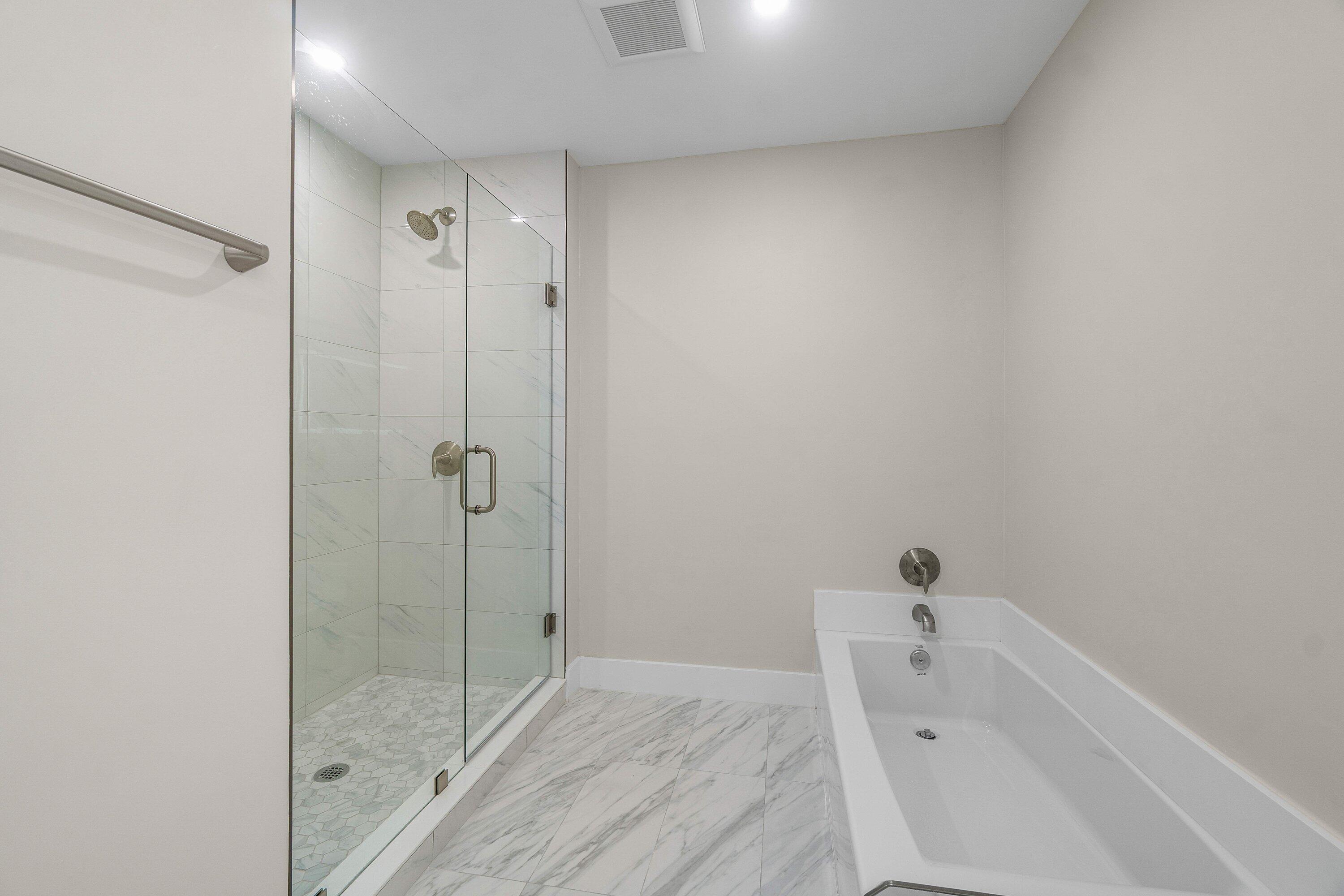 STRATFORD AT HUNTERS RUN CONDO - Residential