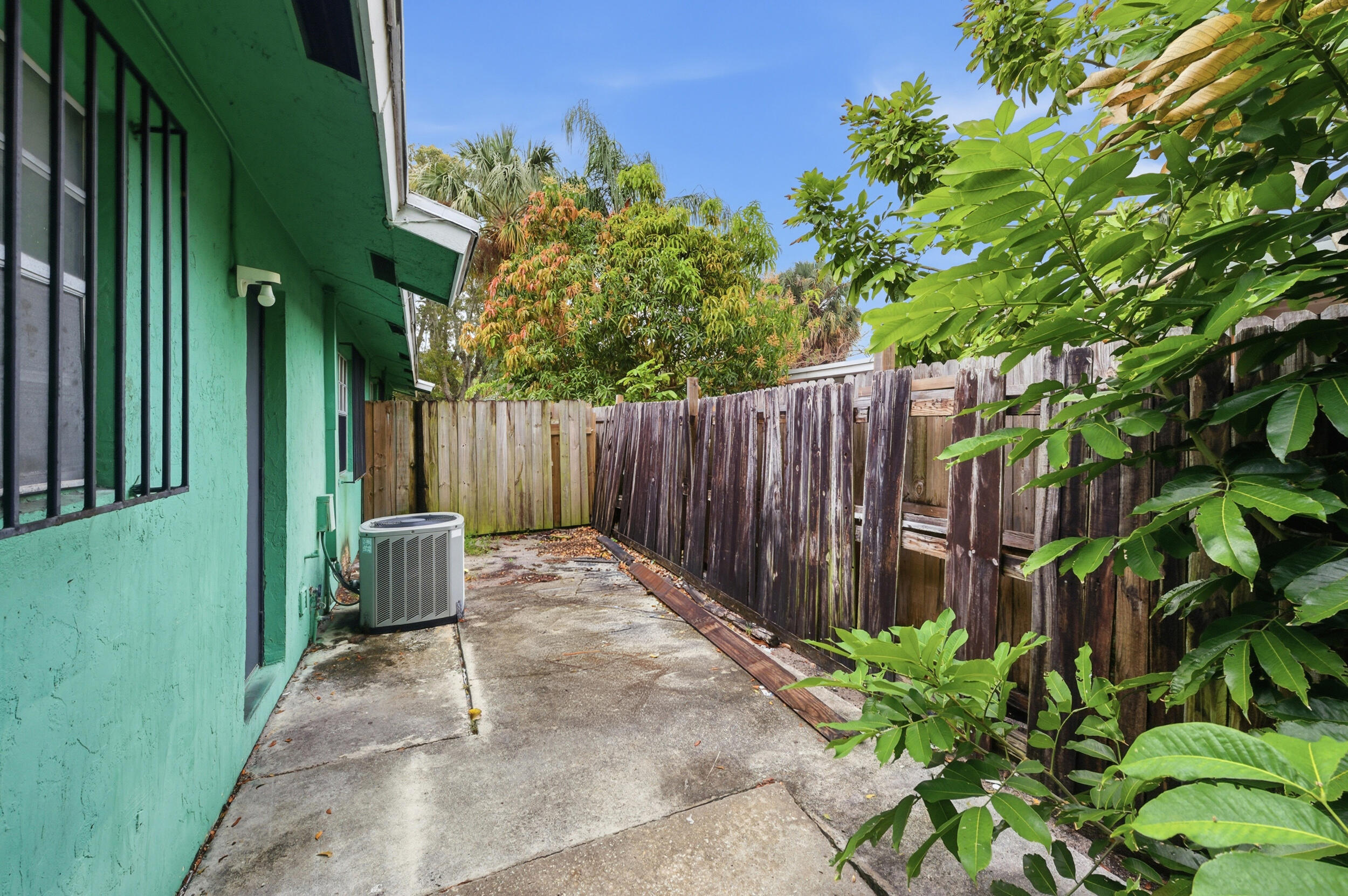 NORTH PALM BCH 1 - Residential