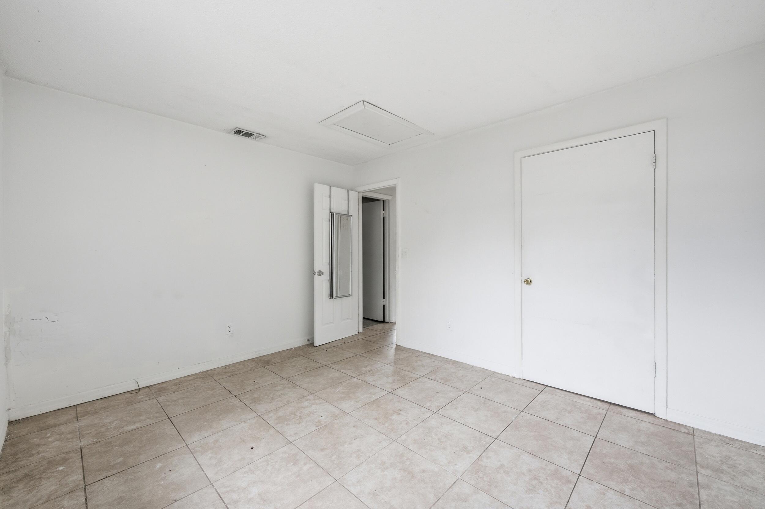 NORTH PALM BCH 1 - Residential