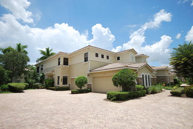 CASERAS AT PARKLAND GOLF & COUNTRY CLUB CONDO - Residential