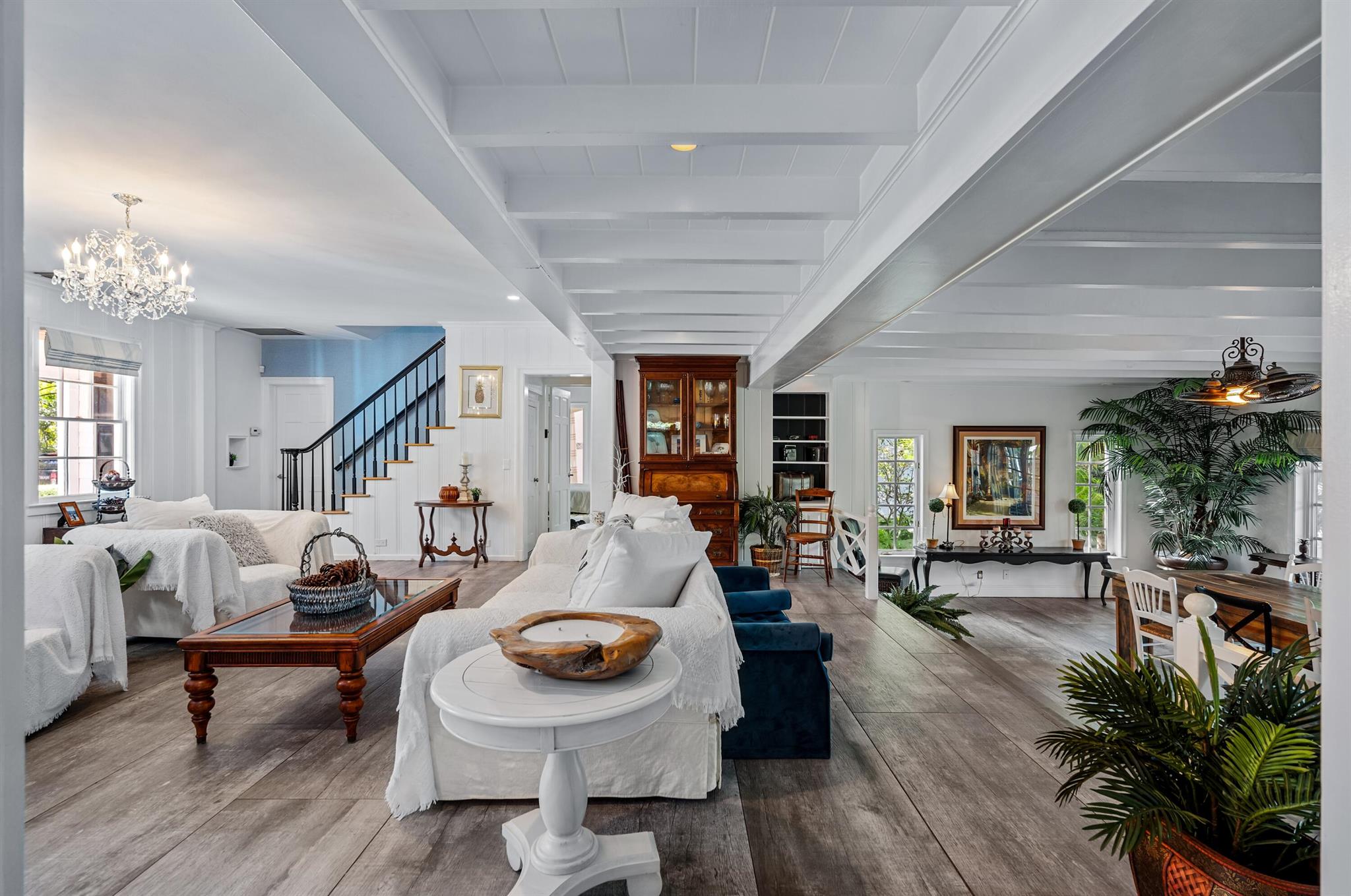 S/D OF 8-46-43, S 1/2 OF - Residential