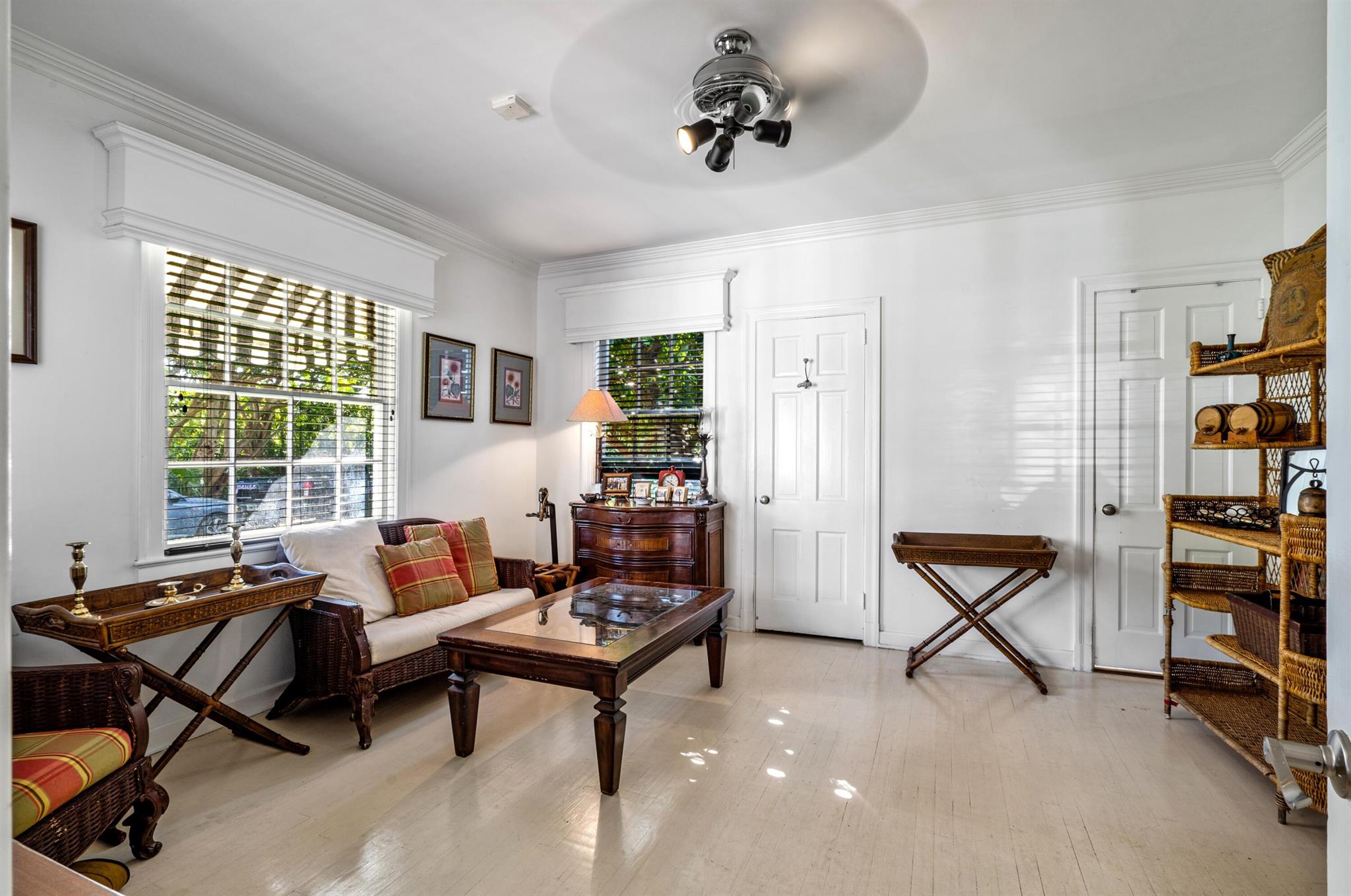 S/D OF 8-46-43, S 1/2 OF - Residential