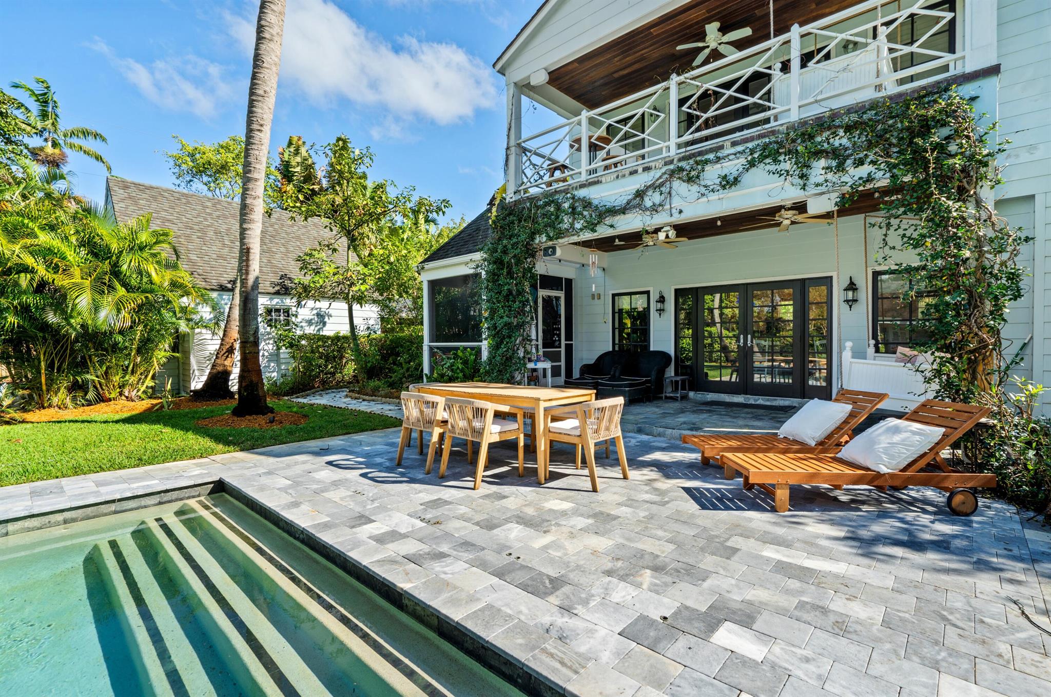 S/D OF 8-46-43, S 1/2 OF - Residential