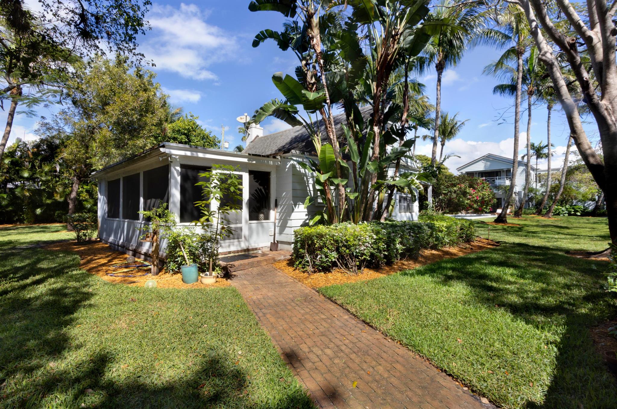 S/D OF 8-46-43, S 1/2 OF - Residential