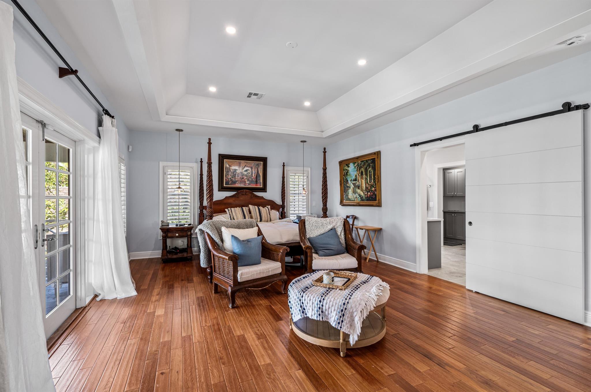 S/D OF 8-46-43, S 1/2 OF - Residential