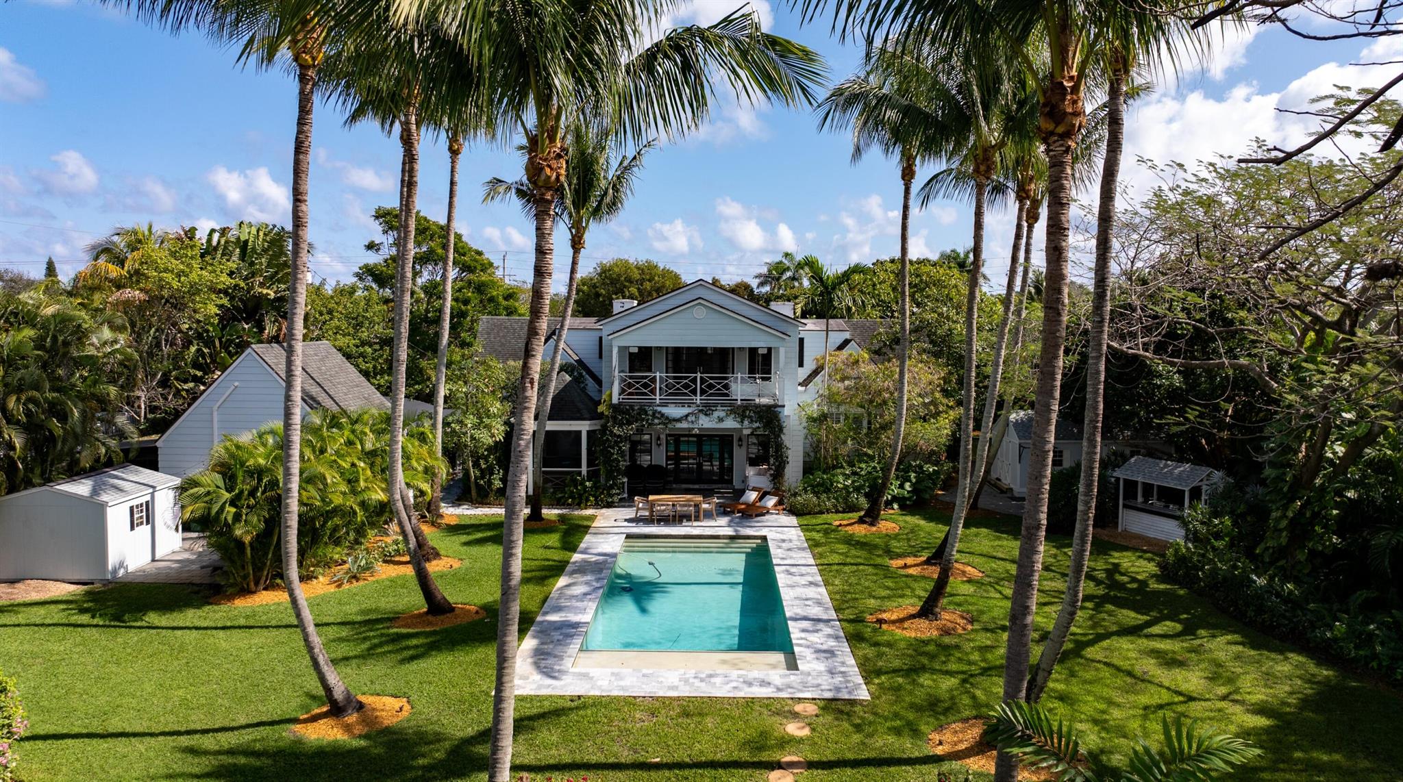 S/D OF 8-46-43, S 1/2 OF - Residential