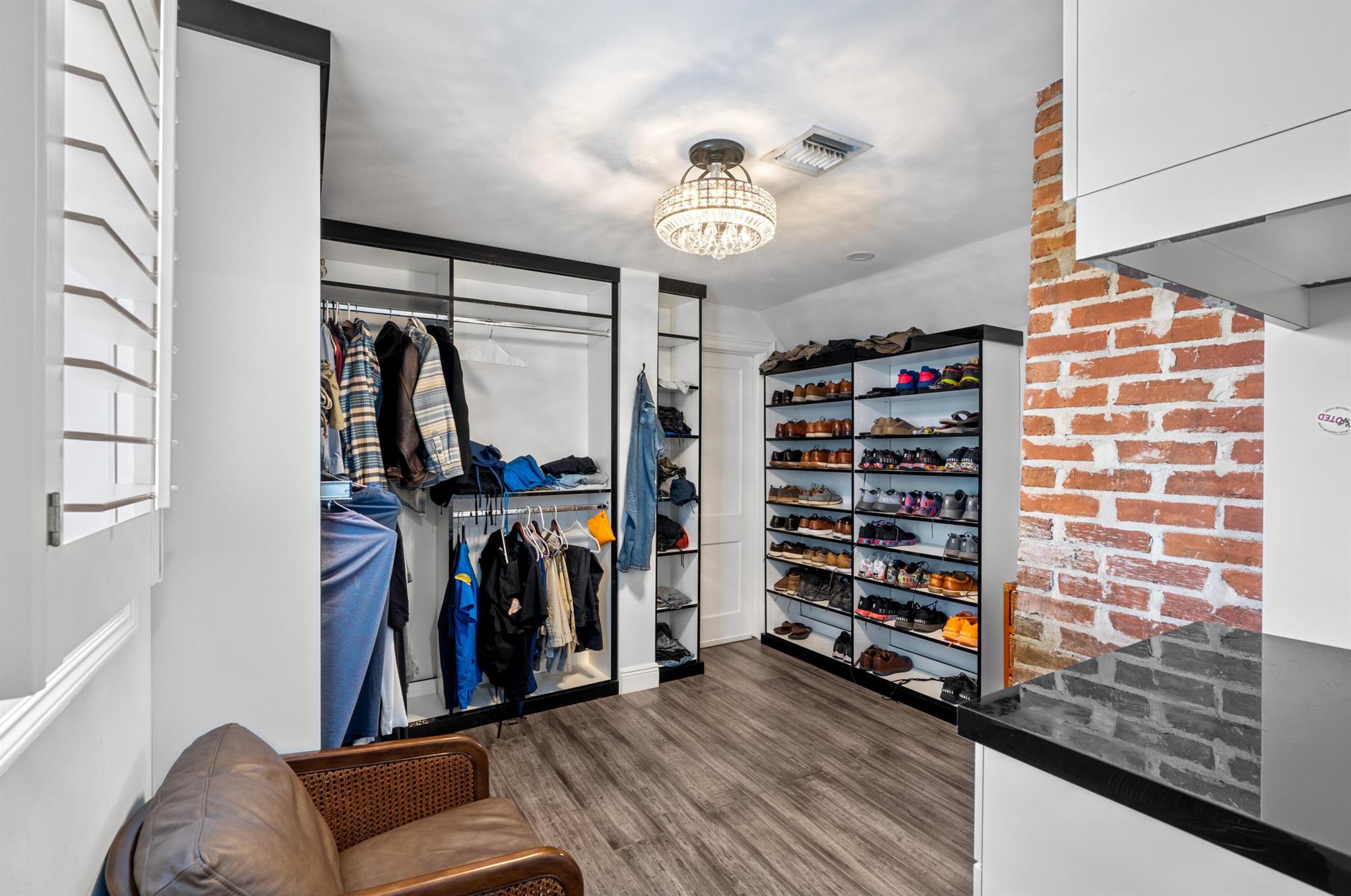 S/D OF 8-46-43, S 1/2 OF - Residential