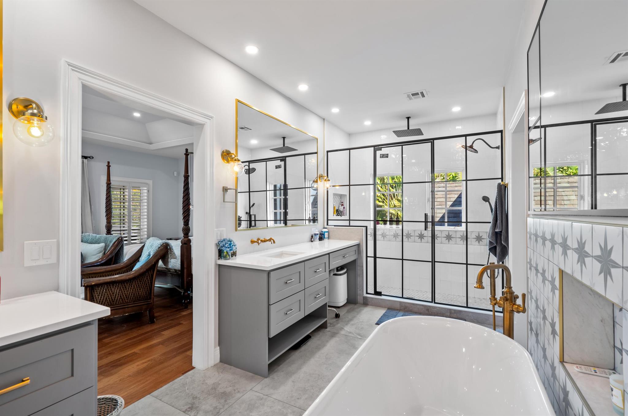 S/D OF 8-46-43, S 1/2 OF - Residential