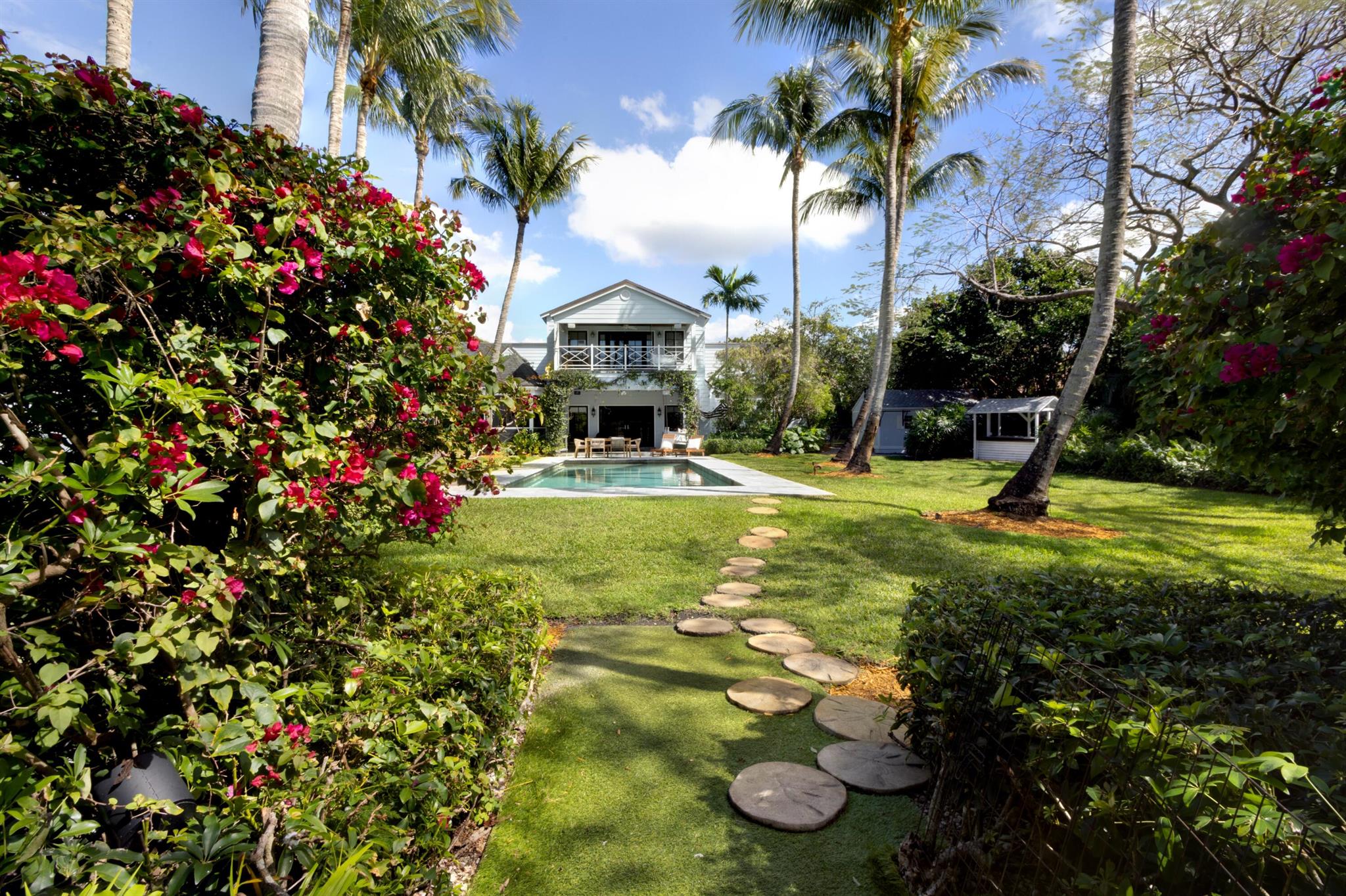 S/D OF 8-46-43, S 1/2 OF - Residential