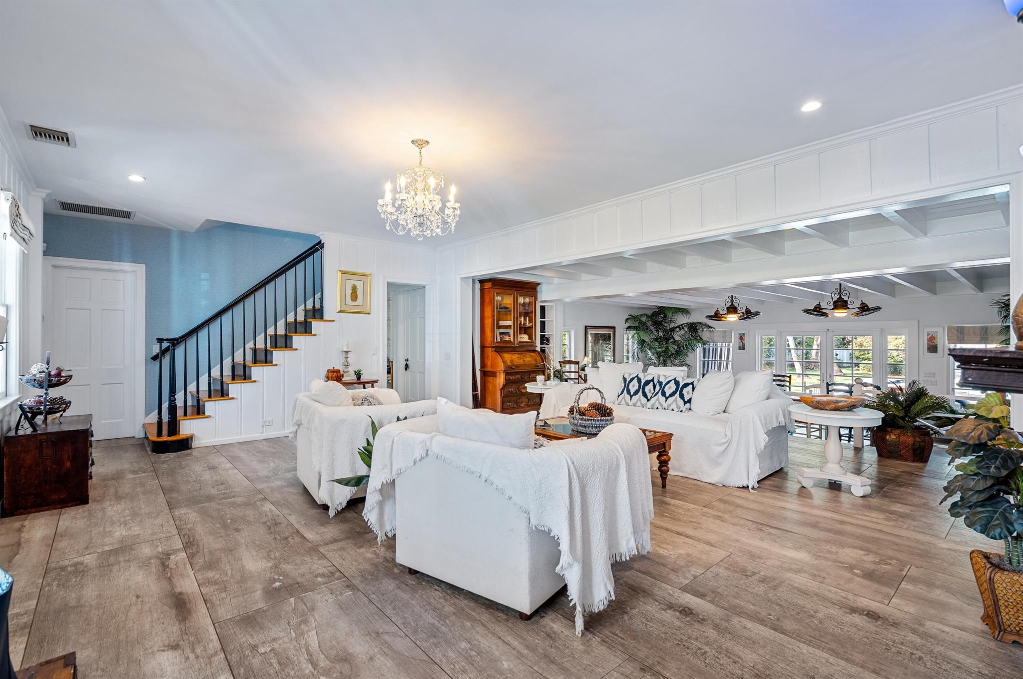 S/D OF 8-46-43, S 1/2 OF - Residential