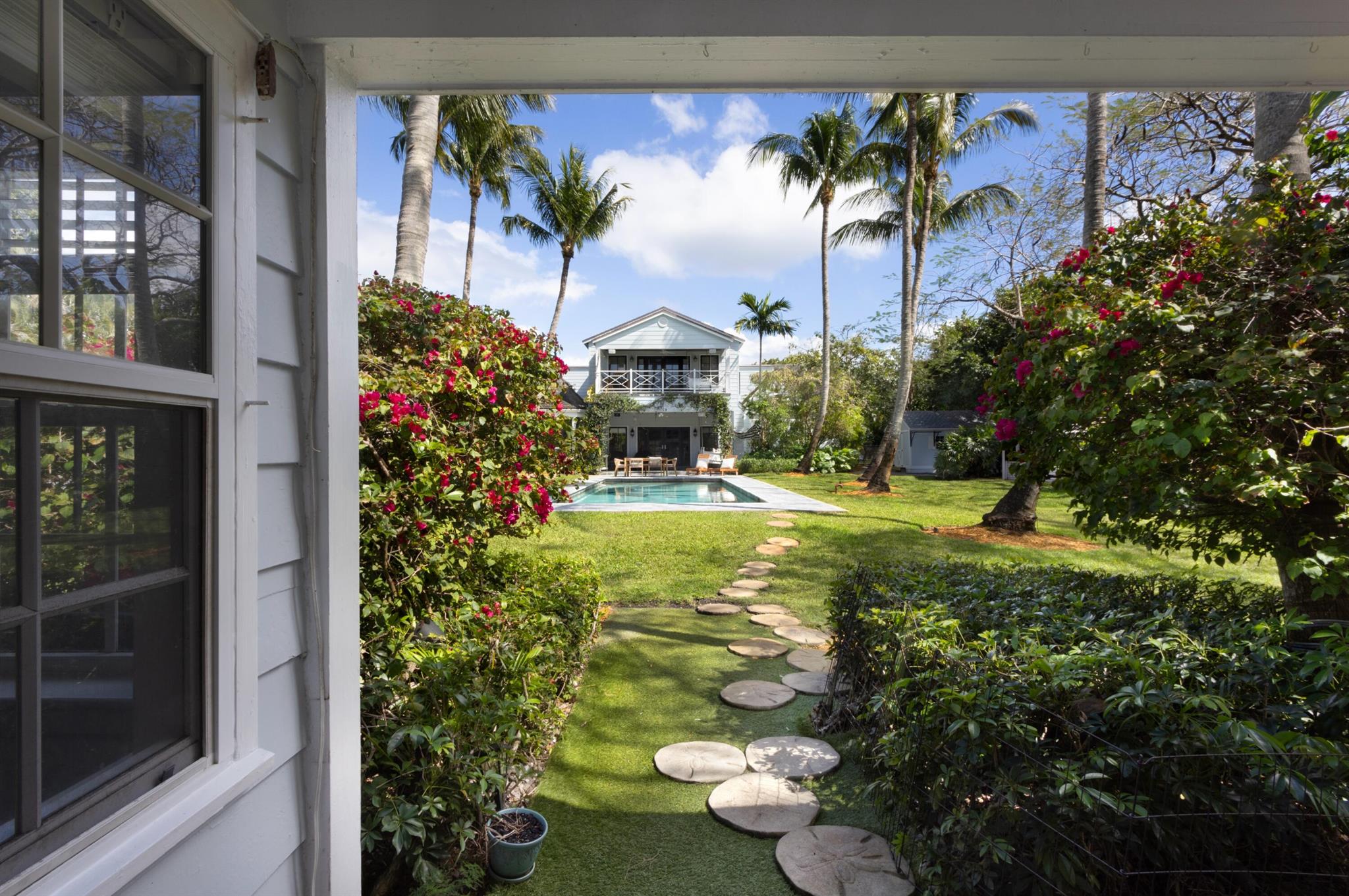 S/D OF 8-46-43, S 1/2 OF - Residential