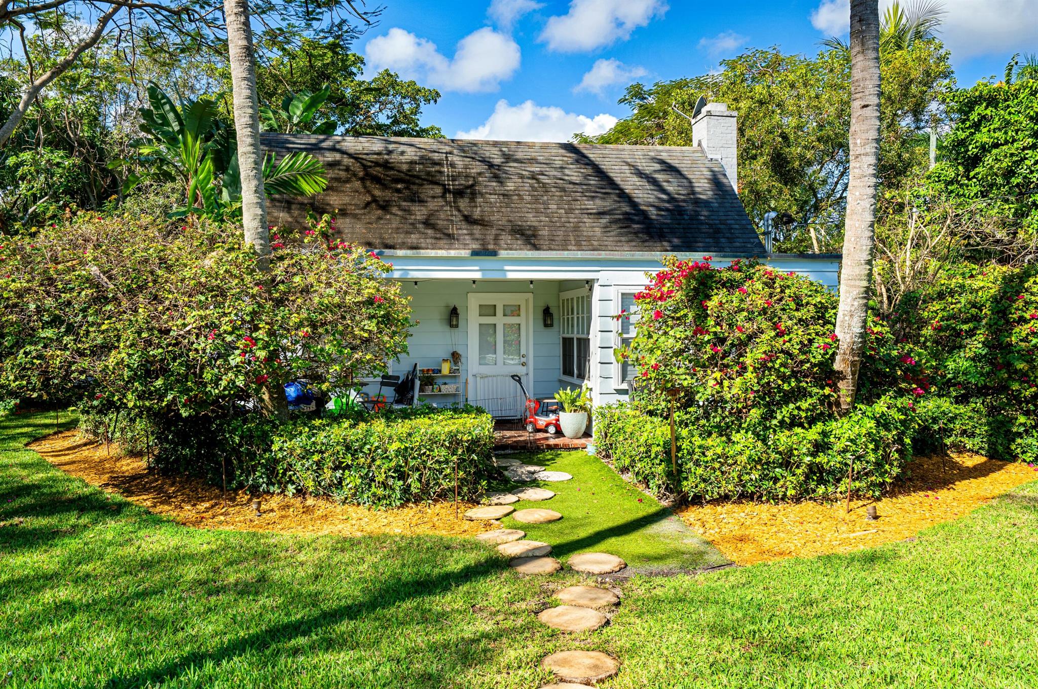 S/D OF 8-46-43, S 1/2 OF - Residential