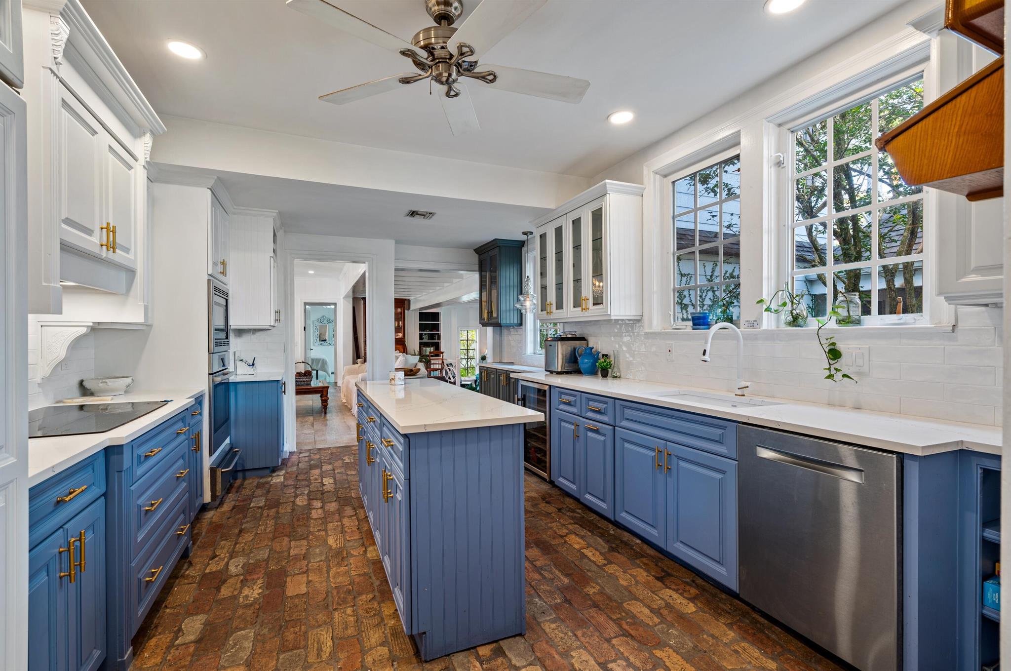 S/D OF 8-46-43, S 1/2 OF - Residential